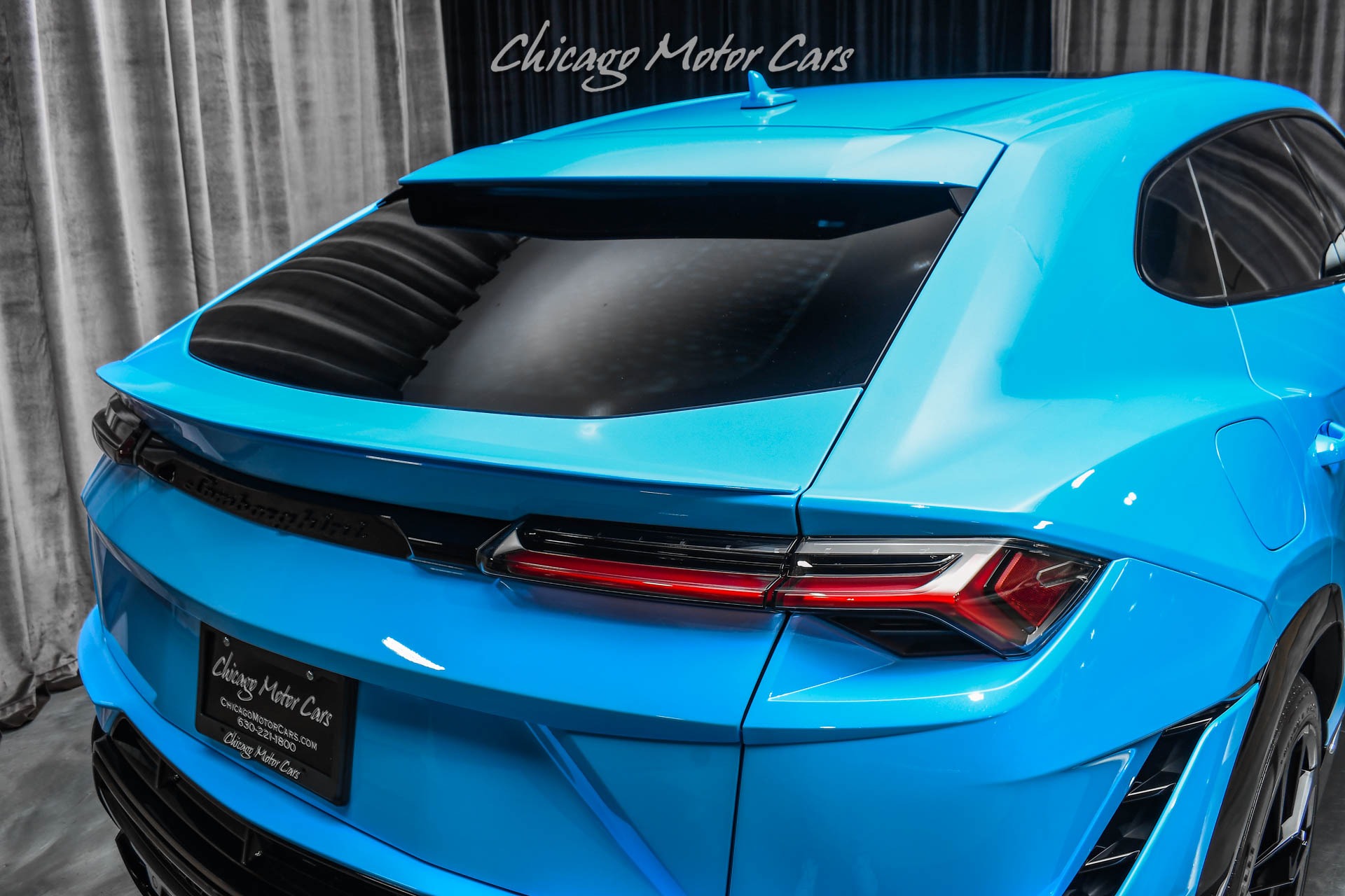 Used-2024-Lamborghini-Urus-S-SUV-Blu-Cepheus-Only-175-Miles-3D-B-O-Audio-Style-Pack-LOADED