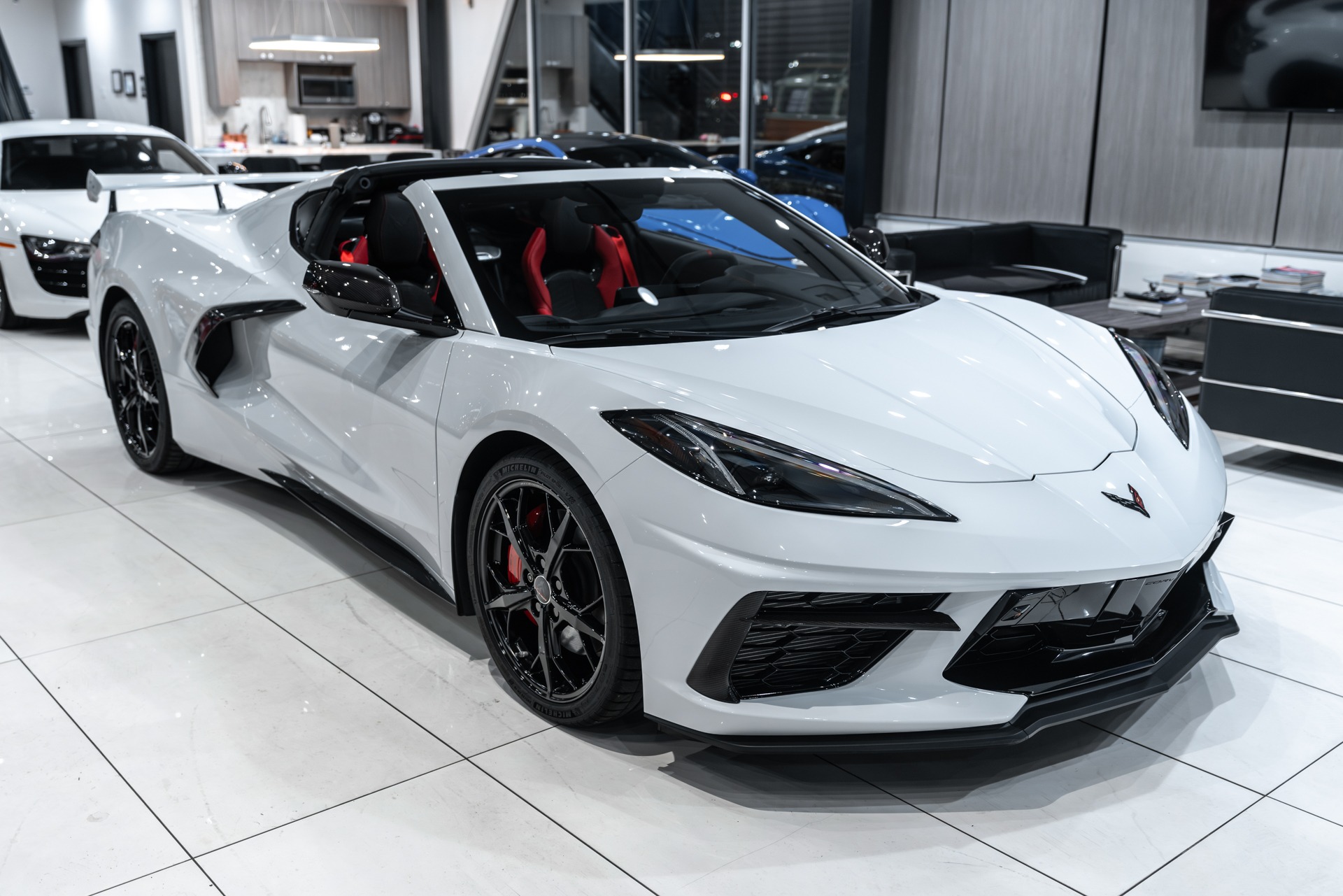 Used-2020-Chevrolet-Corvette-Stingray-3LT-Z51-Coupe-ONLY-1k-Miles-Carbon-Roof--Trim-HOT-Color-Combo