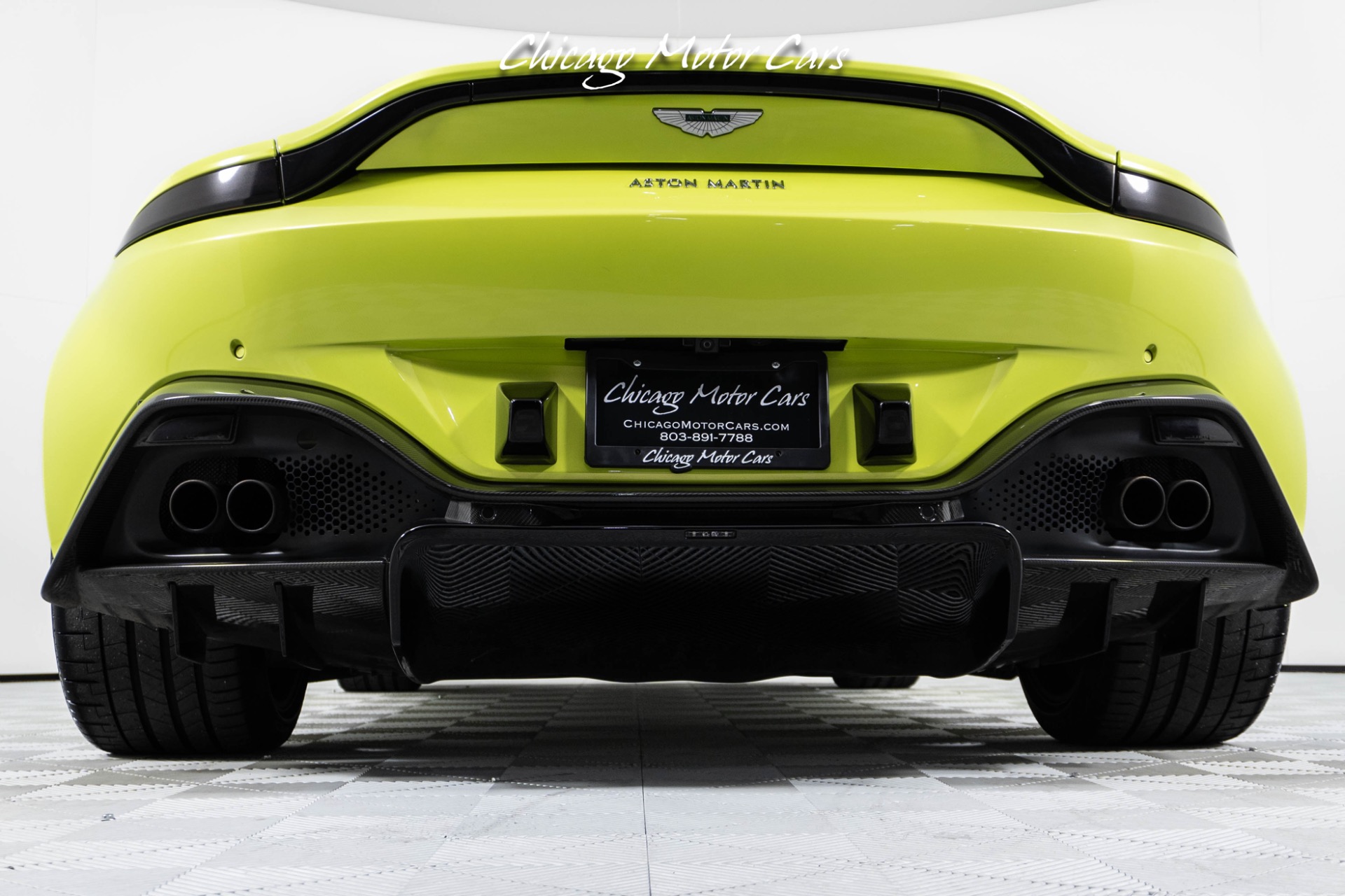 Used-2019-Aston-Martin-Vantage-AML-Lime-Essence-Paint-Carbon-Fiber-Pack-Sports-Plus-Loaded