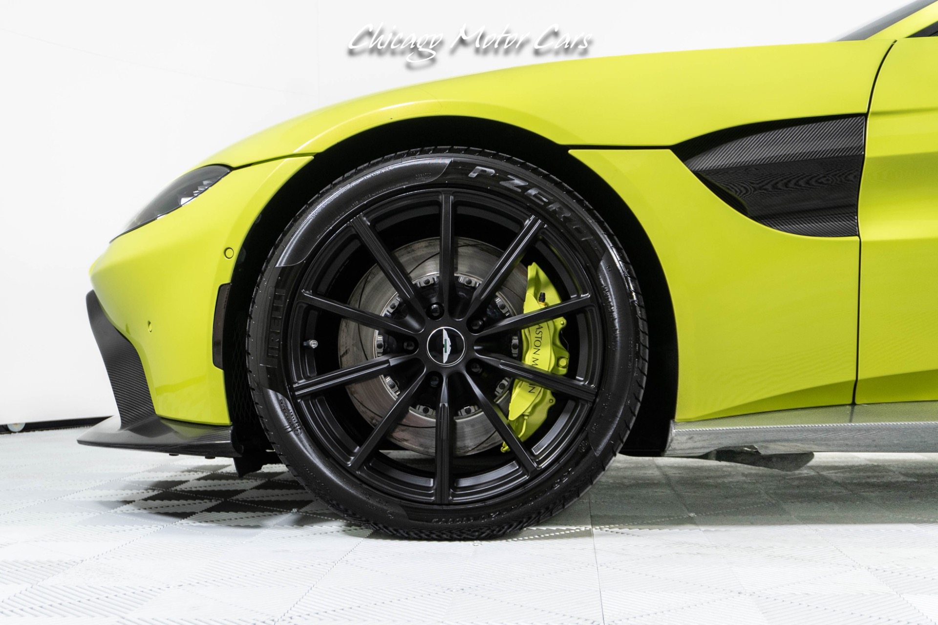 Used-2019-Aston-Martin-Vantage-AML-Lime-Essence-Paint-Carbon-Fiber-Pack-Sports-Plus-Loaded