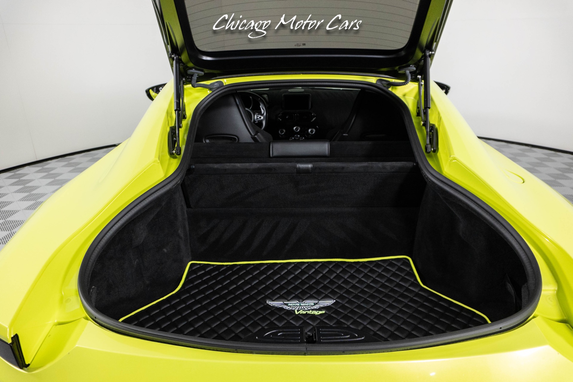 Used-2019-Aston-Martin-Vantage-AML-Lime-Essence-Paint-Carbon-Fiber-Pack-Sports-Plus-Loaded