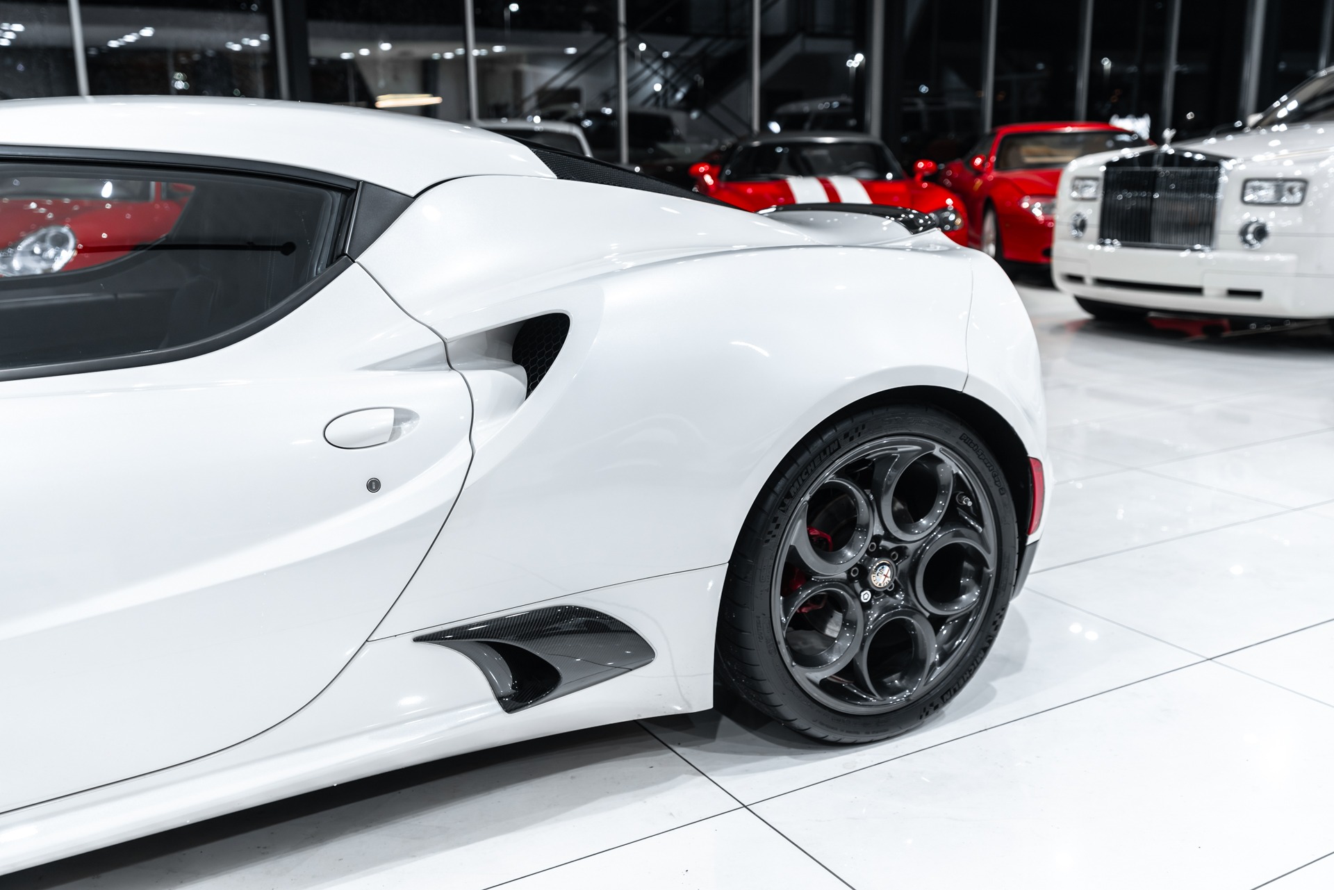Used-2015-Alfa-Romeo-4C-Launch-Edition-Coupe-TONS-of-Carbon-RARE-1-of-ONLY-500-EVER-Made
