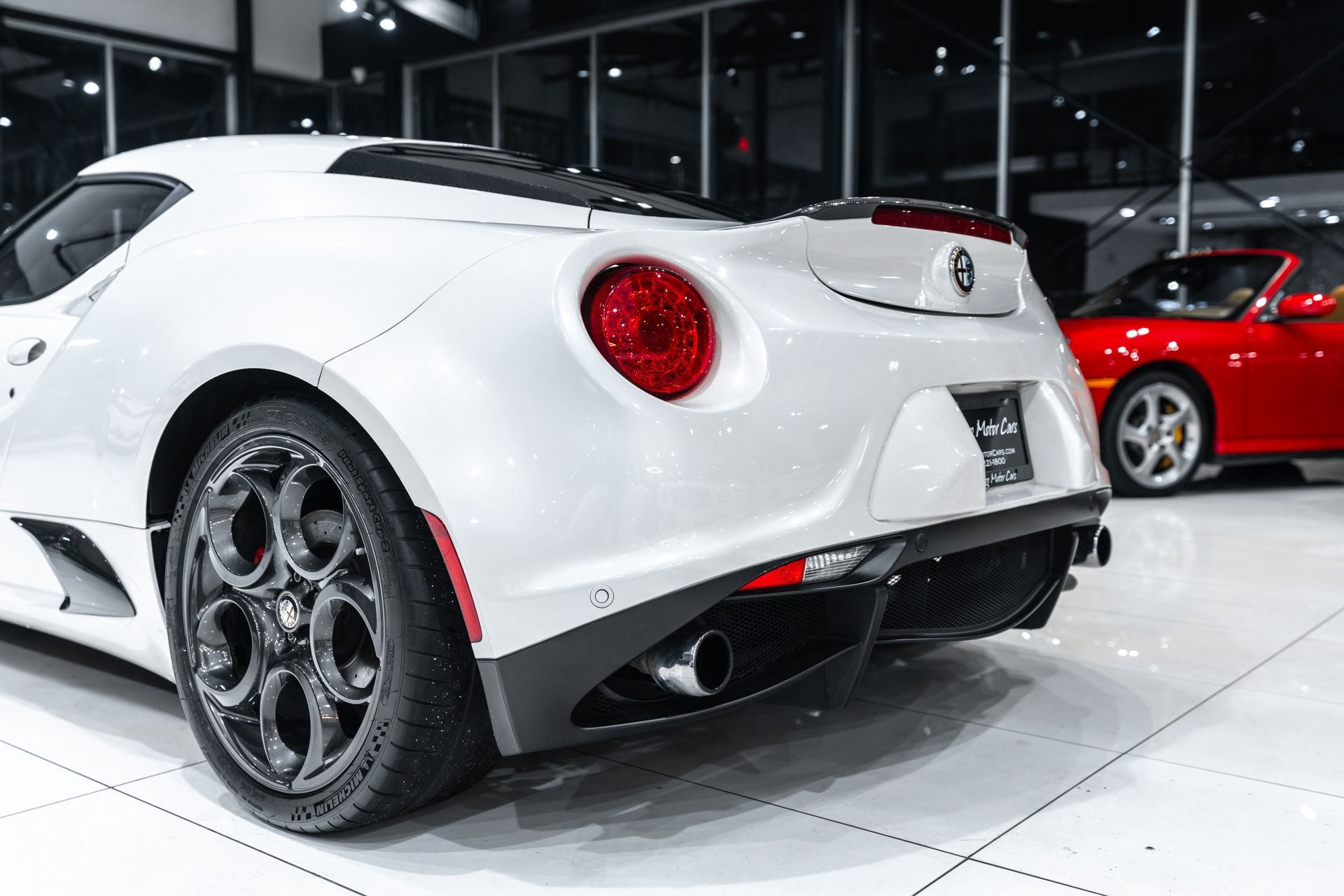 Used-2015-Alfa-Romeo-4C-Launch-Edition-Coupe-TONS-of-Carbon-RARE-1-of-ONLY-500-EVER-Made