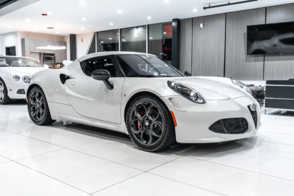 Used-2015-Alfa-Romeo-4C-Launch-Edition-Coupe-TONS-of-Carbon-RARE-1-of-ONLY-500-EVER-Made