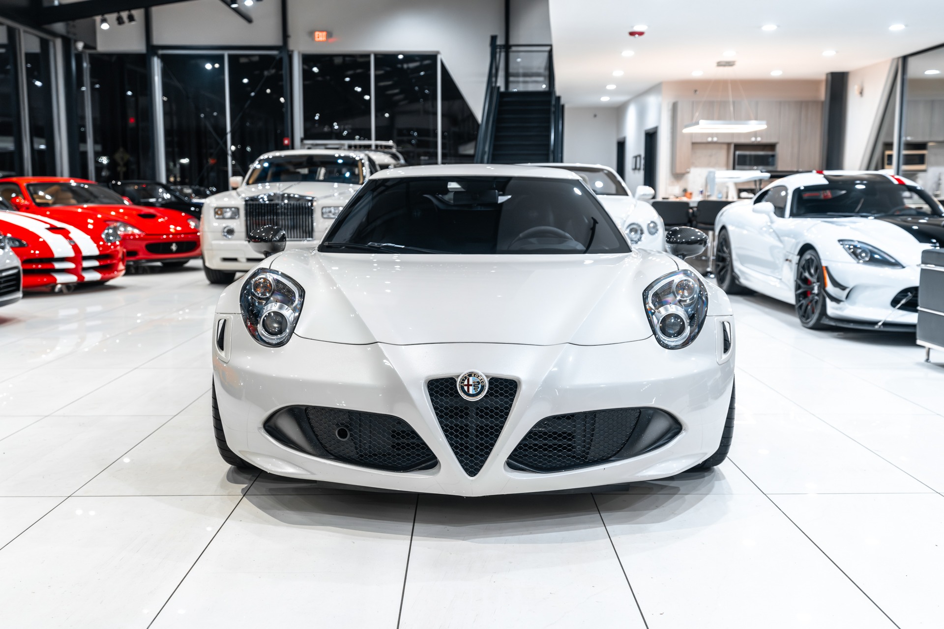 Used-2015-Alfa-Romeo-4C-Launch-Edition-Coupe-TONS-of-Carbon-RARE-1-of-ONLY-500-EVER-Made