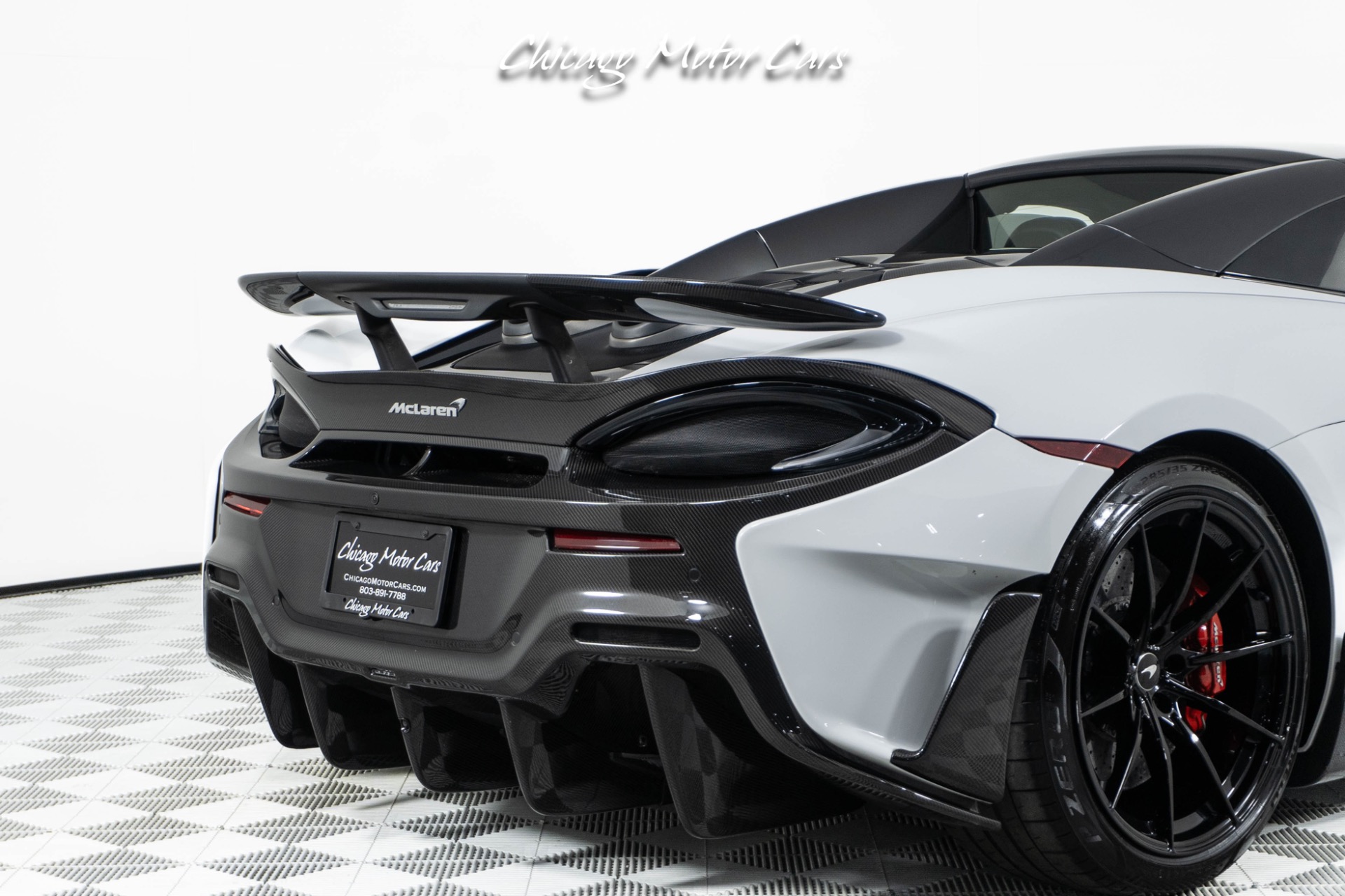 Used-2020-McLaren-600LT-Spider-Huge-MSRP-Tons-of-Carbon-Fiber-Front-End-Lifter-Only-4K-Miles-Loaded