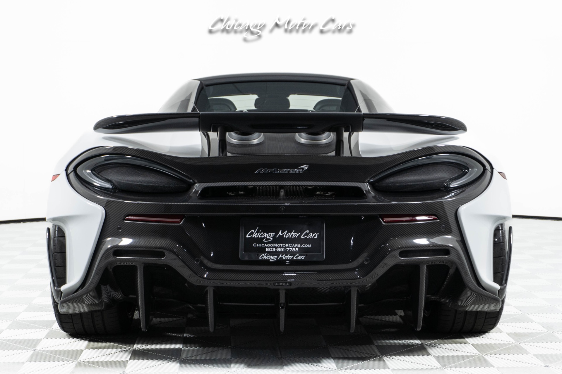 Used-2020-McLaren-600LT-Spider-Huge-MSRP-Tons-of-Carbon-Fiber-Front-End-Lifter-Only-4K-Miles-Loaded