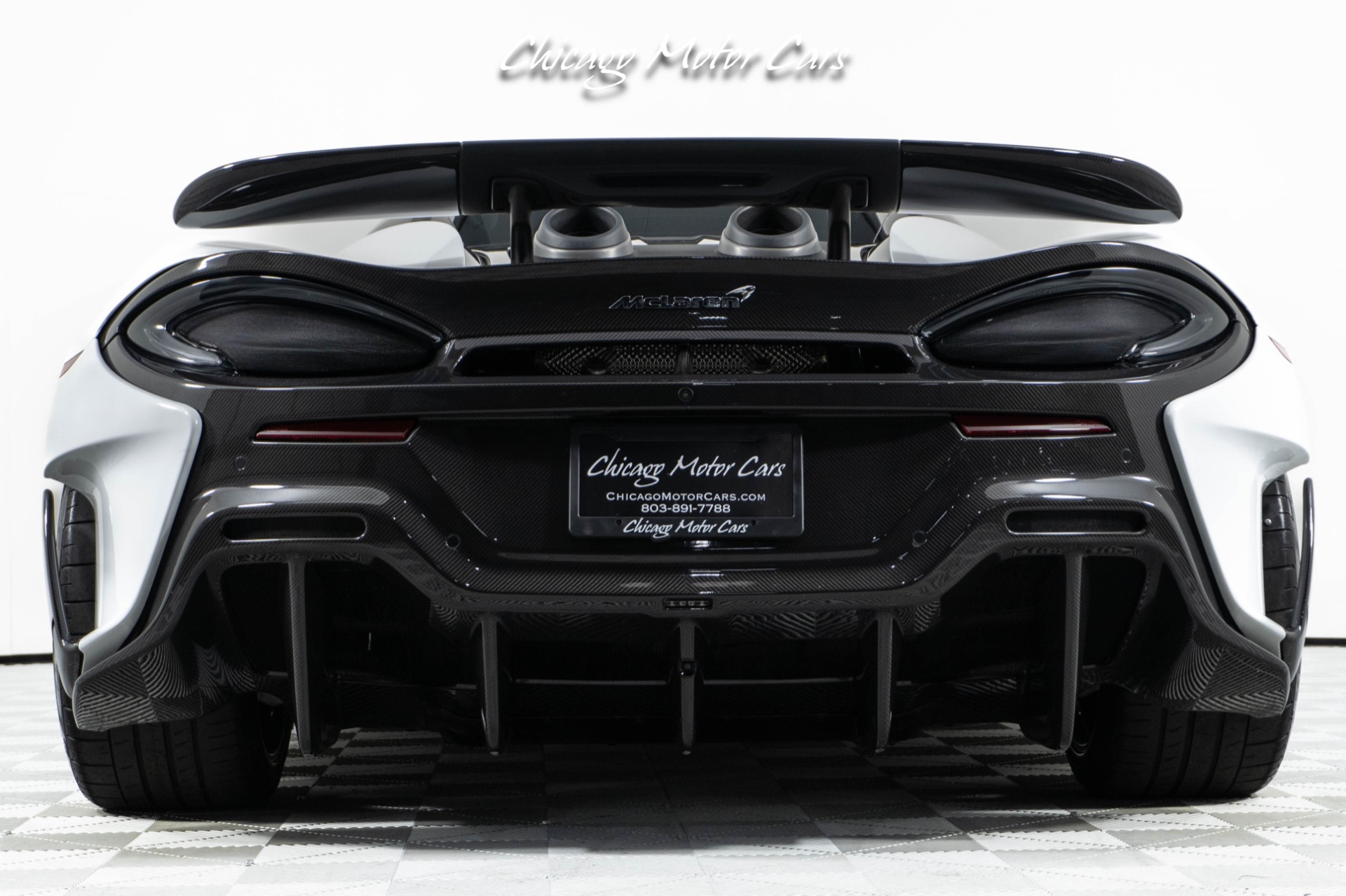 Used-2020-McLaren-600LT-Spider-Huge-MSRP-Tons-of-Carbon-Fiber-Front-End-Lifter-Only-4K-Miles-Loaded