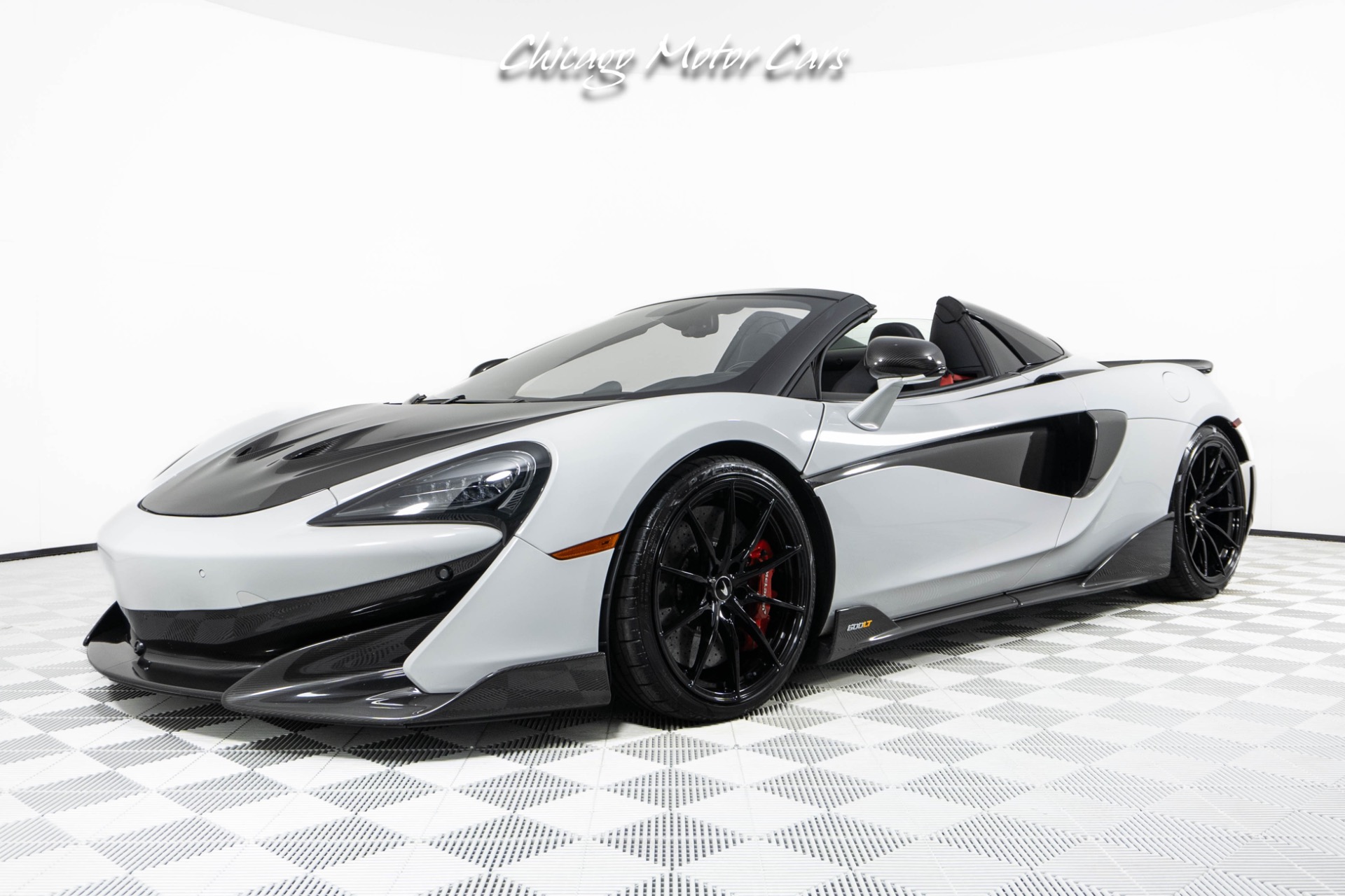 Used-2020-McLaren-600LT-Spider-Huge-MSRP-Tons-of-Carbon-Fiber-Front-End-Lifter-Only-4K-Miles-Loaded