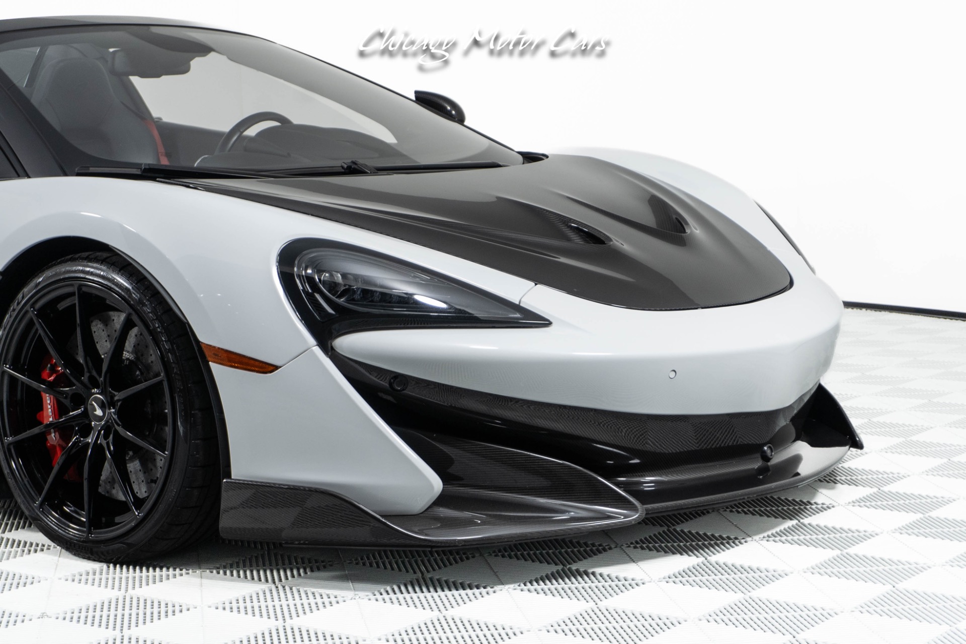 Used-2020-McLaren-600LT-Spider-Huge-MSRP-Tons-of-Carbon-Fiber-Front-End-Lifter-Only-4K-Miles-Loaded