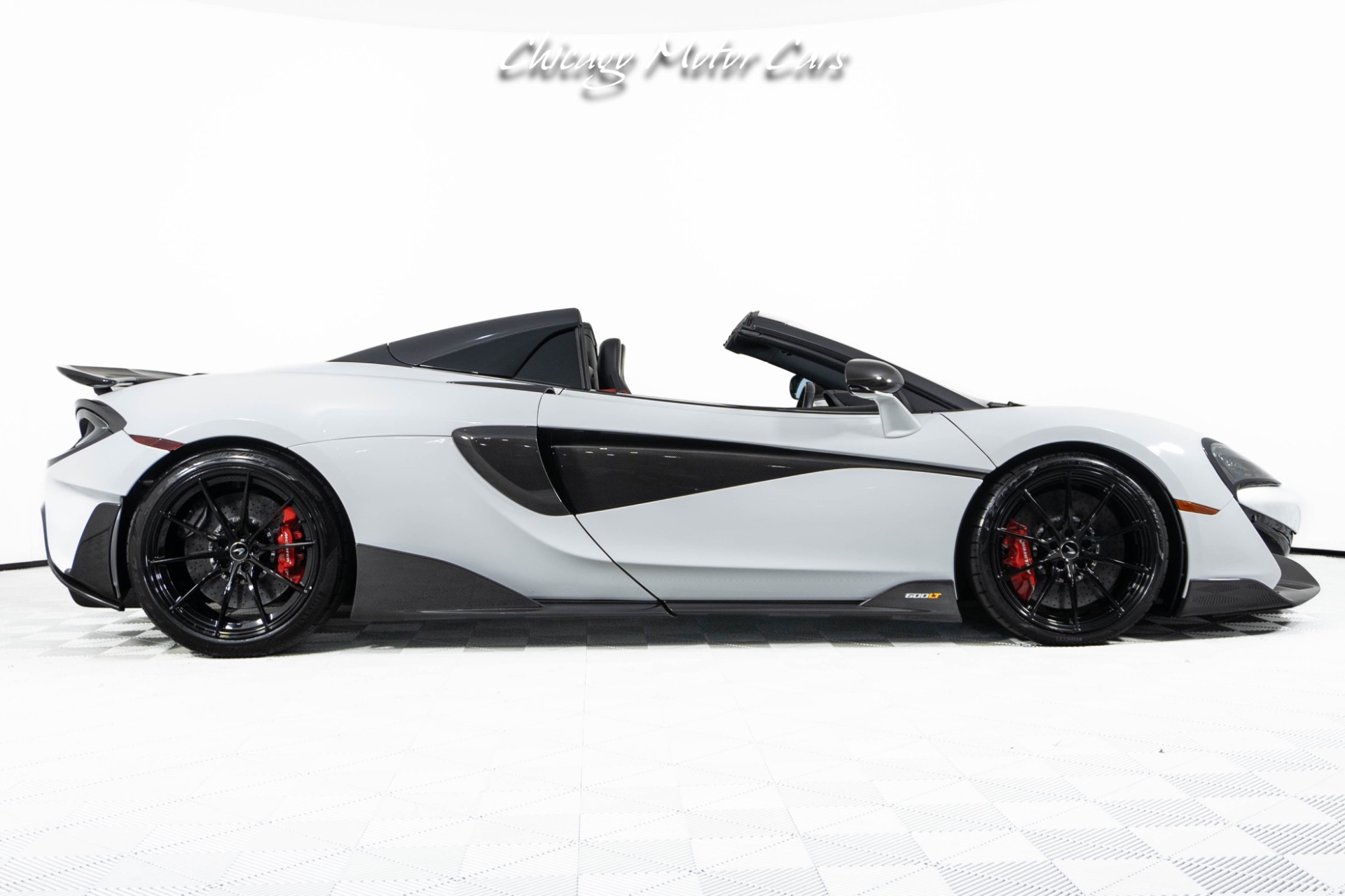 Used-2020-McLaren-600LT-Spider-Huge-MSRP-Tons-of-Carbon-Fiber-Front-End-Lifter-Only-4K-Miles-Loaded