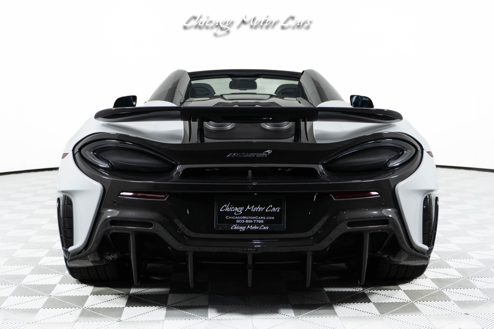 Used-2020-McLaren-600LT-Spider-Huge-MSRP-Tons-of-Carbon-Fiber-Front-End-Lifter-Only-4K-Miles-Loaded