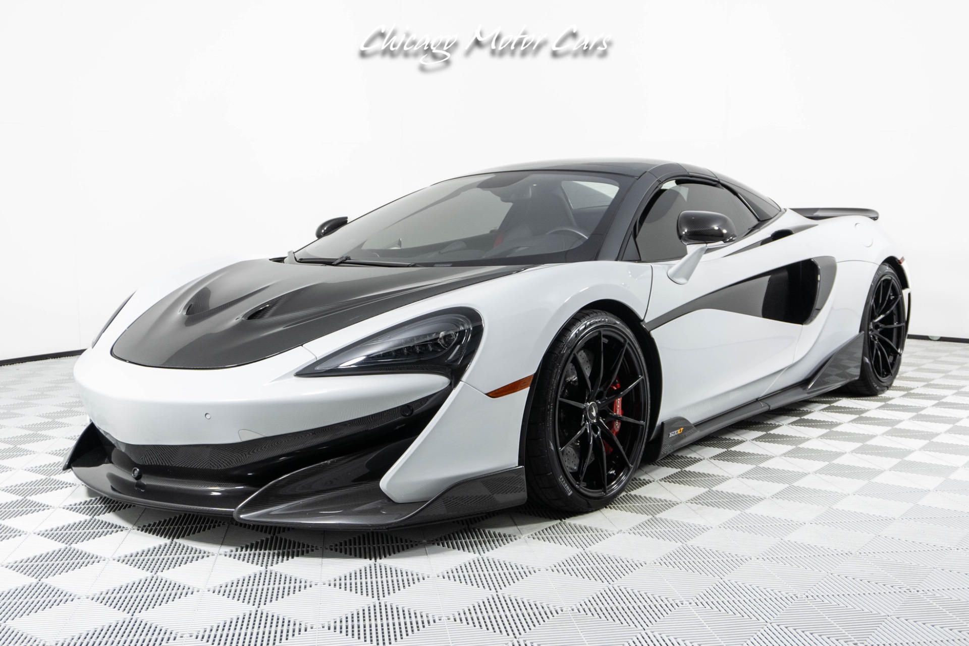 Used-2020-McLaren-600LT-Spider-Huge-MSRP-Tons-of-Carbon-Fiber-Front-End-Lifter-Only-4K-Miles-Loaded