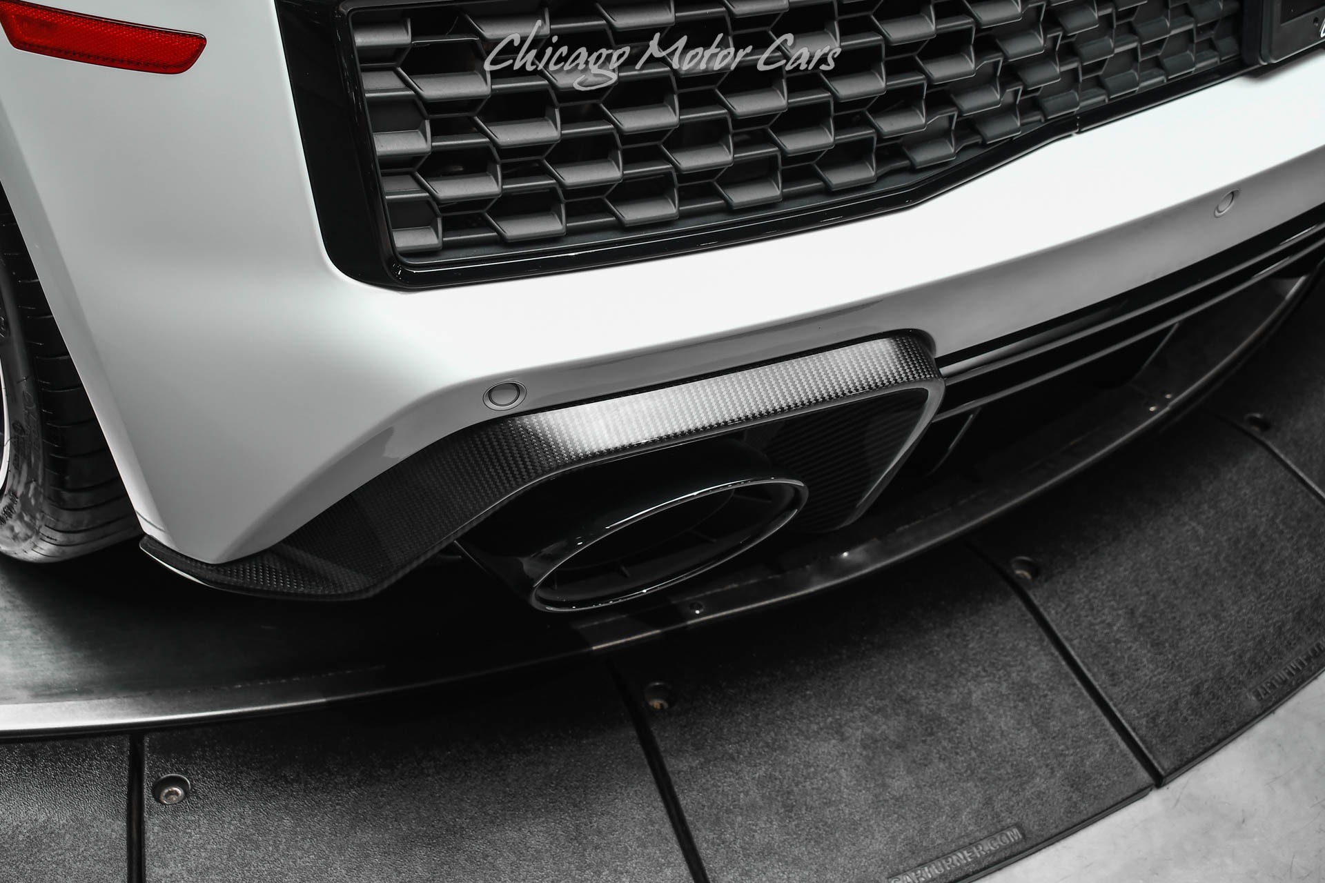 Used-2020-Audi-R8-52-quattro-V10-performance-Spyder-B-O-Sound-Tons-of-Carbon-Fiber