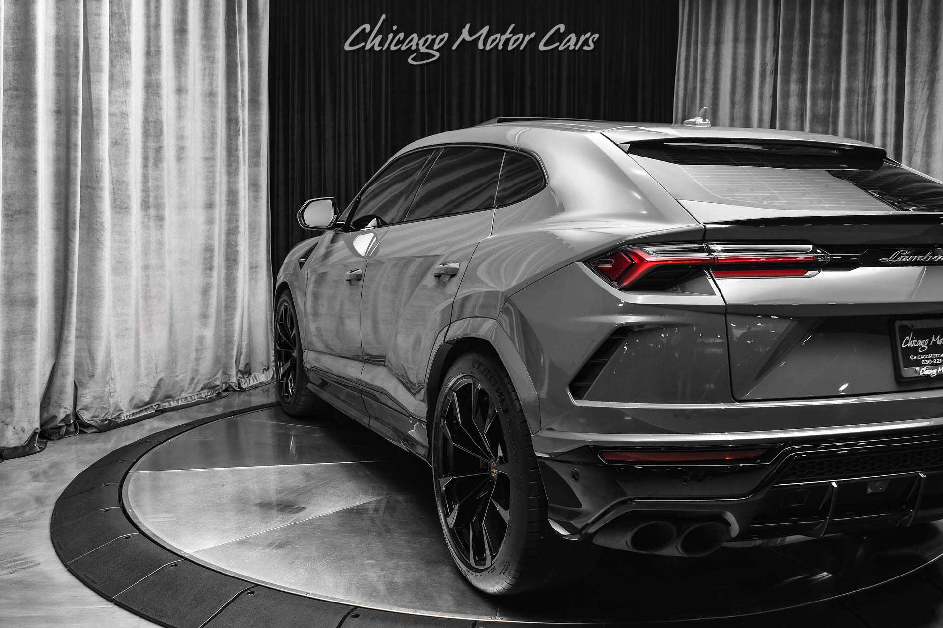 Used-2021-Lamborghini-Urus-Grigio-Telesto-B-O-3D-SURROUND-Park-Asst-Pkg-Taigete-Wheels-Panoroof