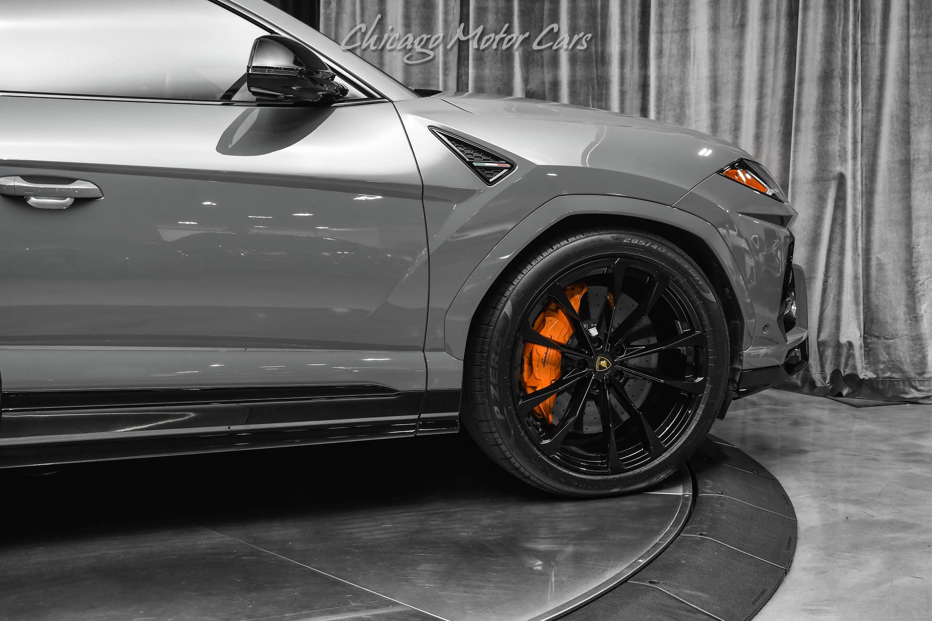 Used-2021-Lamborghini-Urus-Grigio-Telesto-B-O-3D-SURROUND-Park-Asst-Pkg-Taigete-Wheels-Panoroof