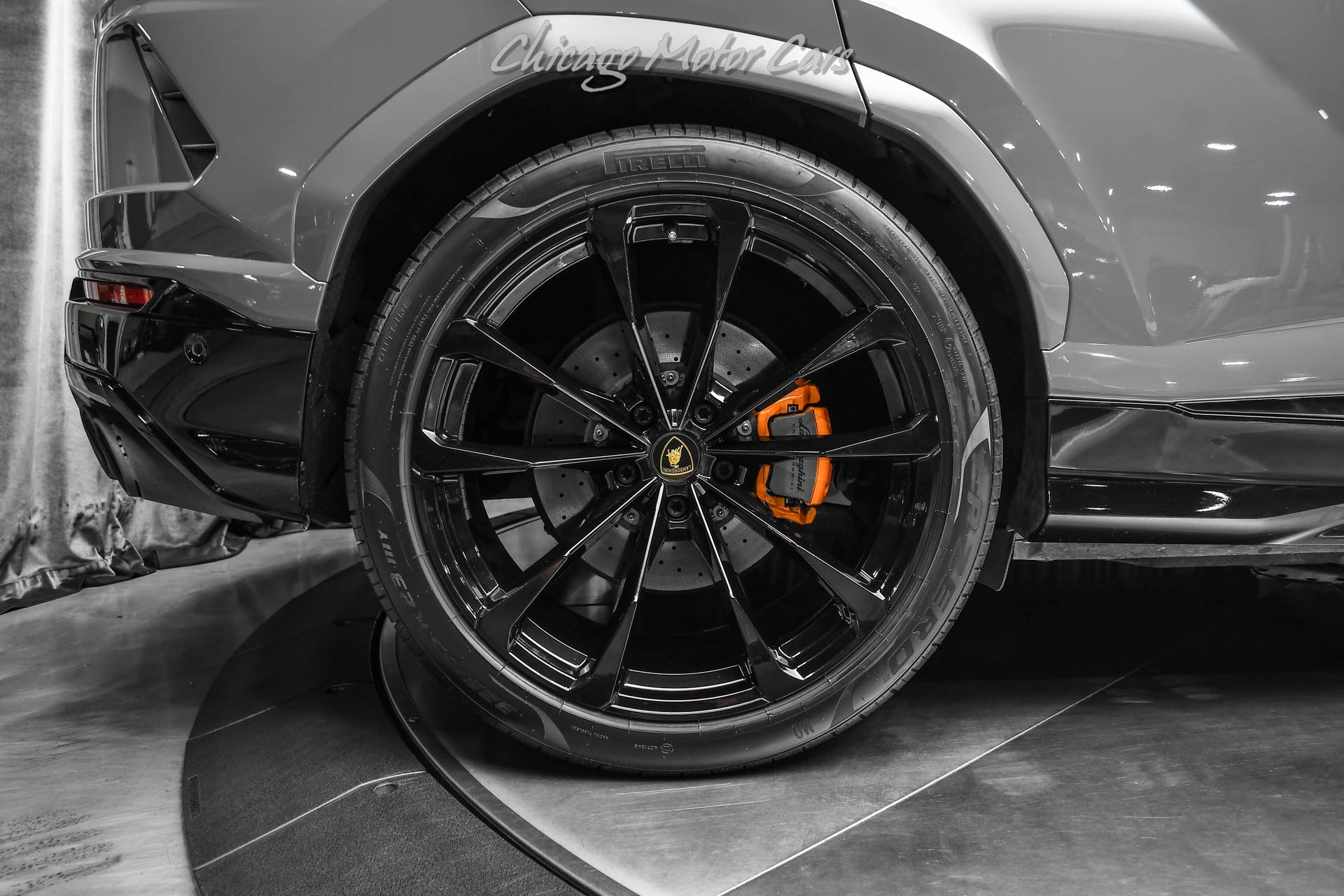 Used-2021-Lamborghini-Urus-Grigio-Telesto-B-O-3D-SURROUND-Park-Asst-Pkg-Taigete-Wheels-Panoroof