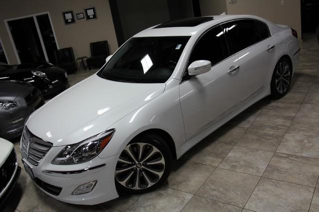 New-2013-Hyundai-Genesis-50L-R-Spec