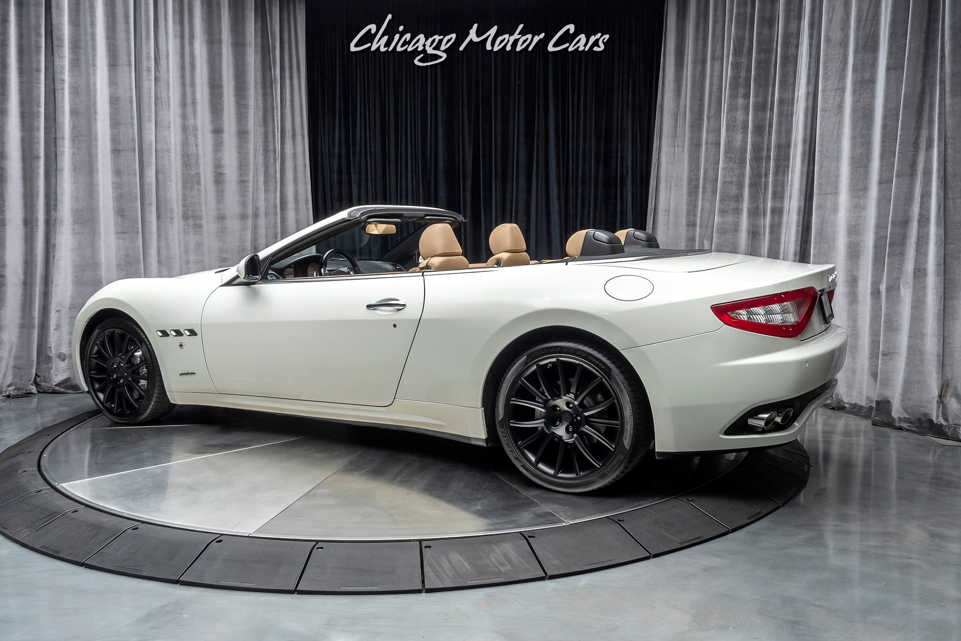 Used-2013-Maserati-GranTurismo-Convertible-16K-MILES-20-INCH-TRIDENT-WHEELS-GLOSS-BLACK-TRIM