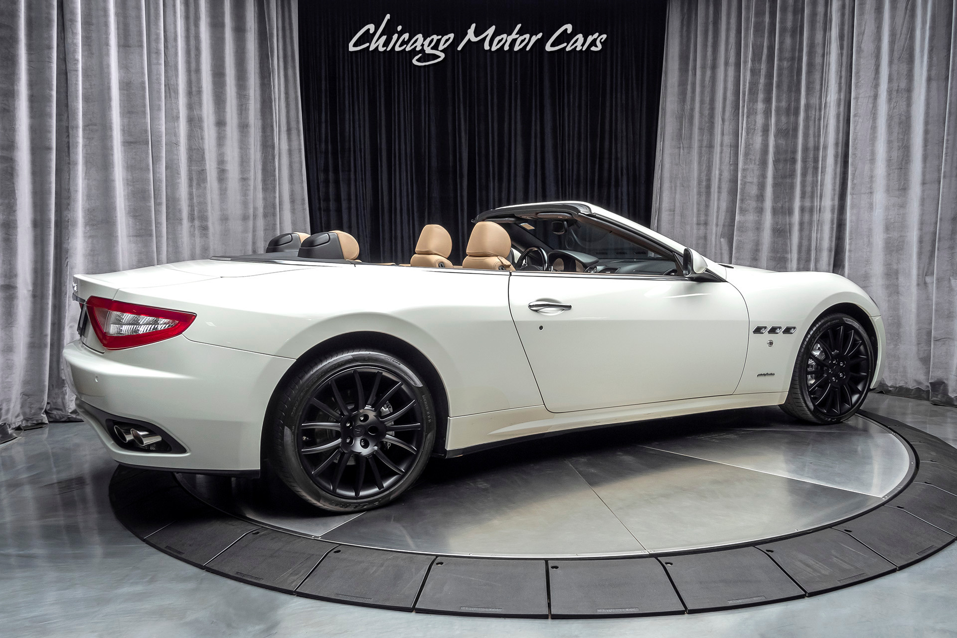 Used-2013-Maserati-GranTurismo-Convertible-16K-MILES-20-INCH-TRIDENT-WHEELS-GLOSS-BLACK-TRIM