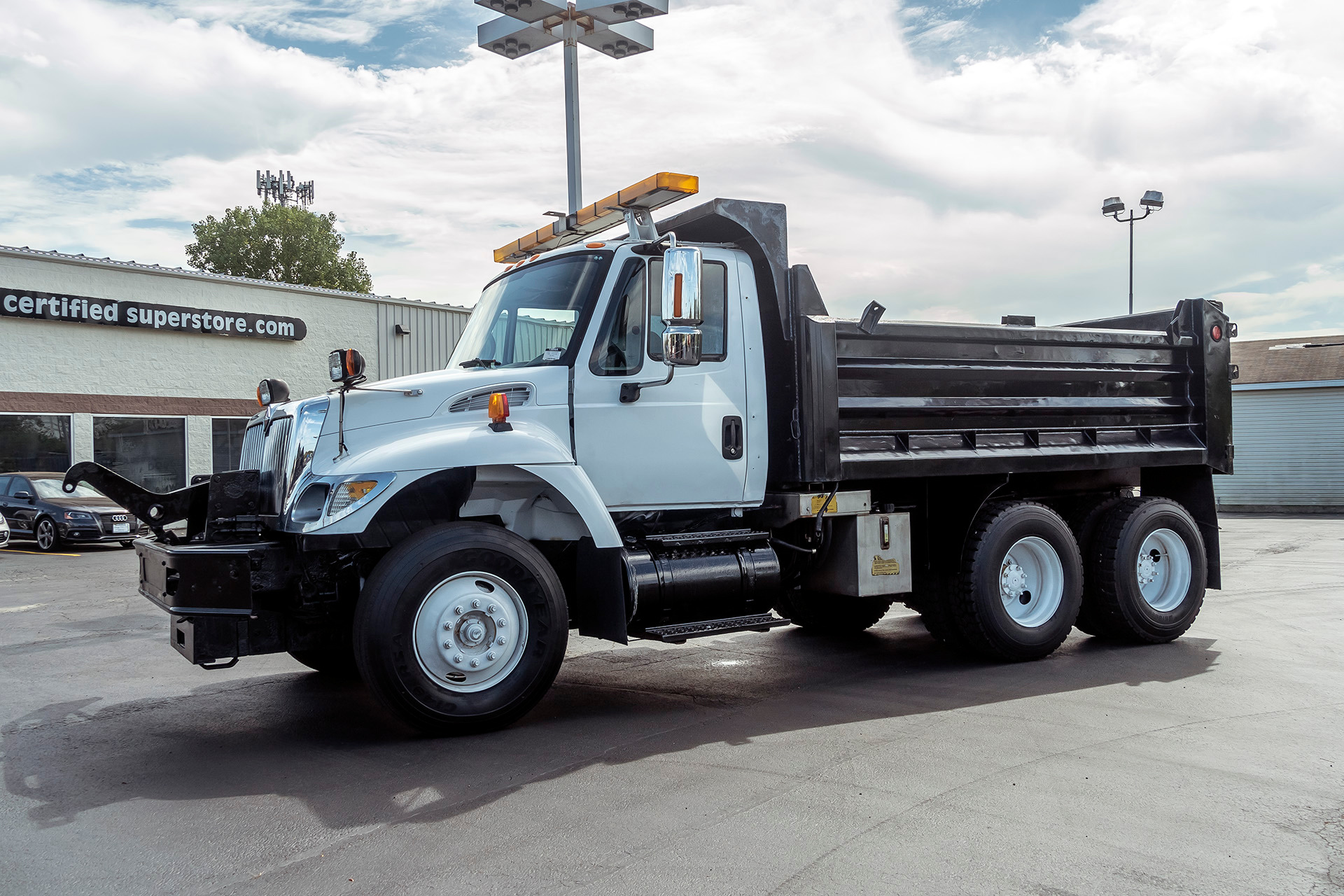 Used-2003-International-7400-Dump-Truck---INFRAME-REBUILD-Over-7K-in-Recent-Service