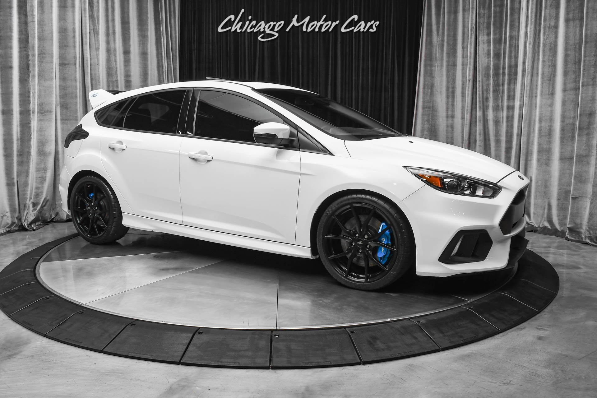 Used-2016-Ford-Focus-RS-Hatchback-Frozen-White-RS2-PACKAGE-6-Speed-Manual-Stunning-Condition
