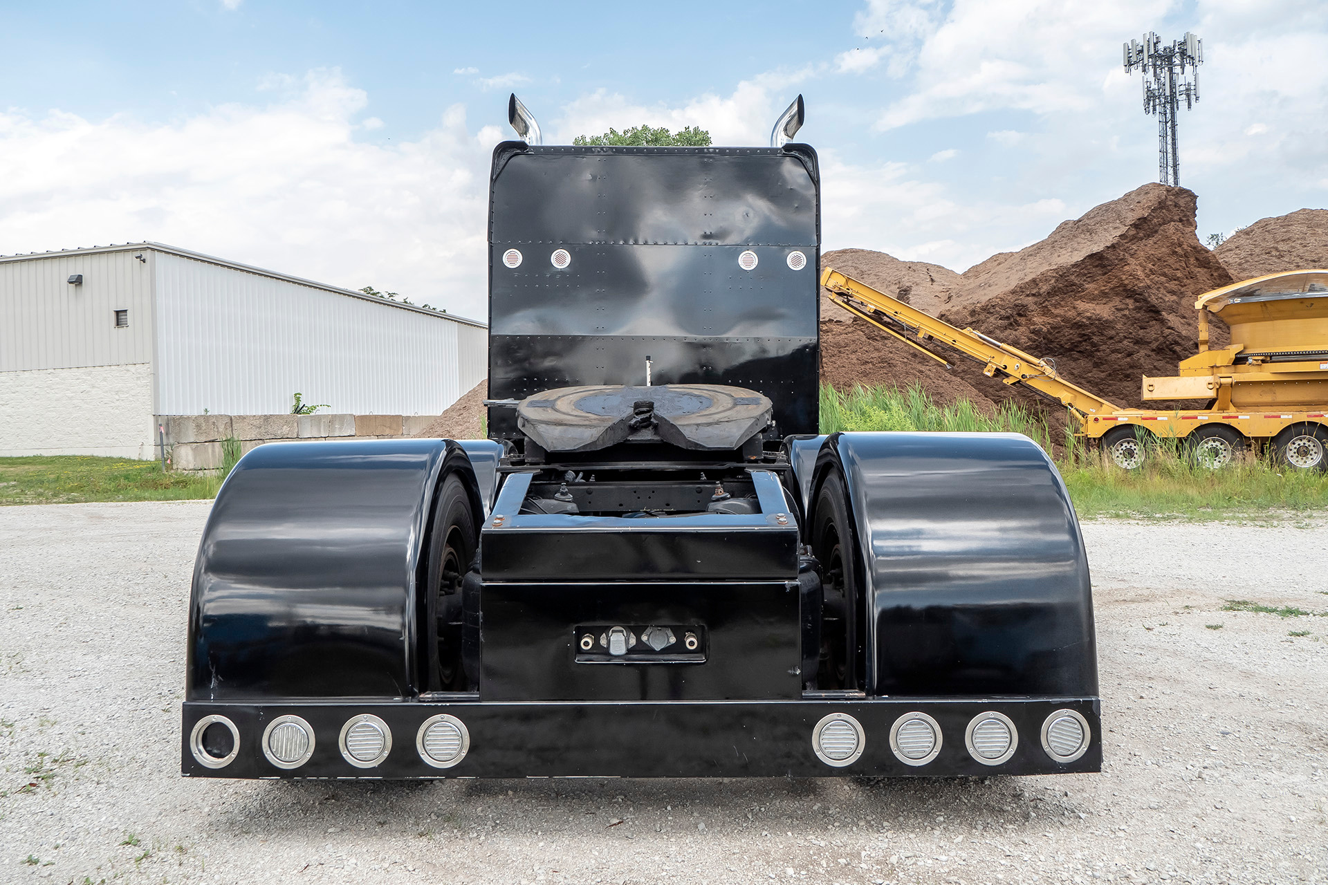 black custom peterbilt