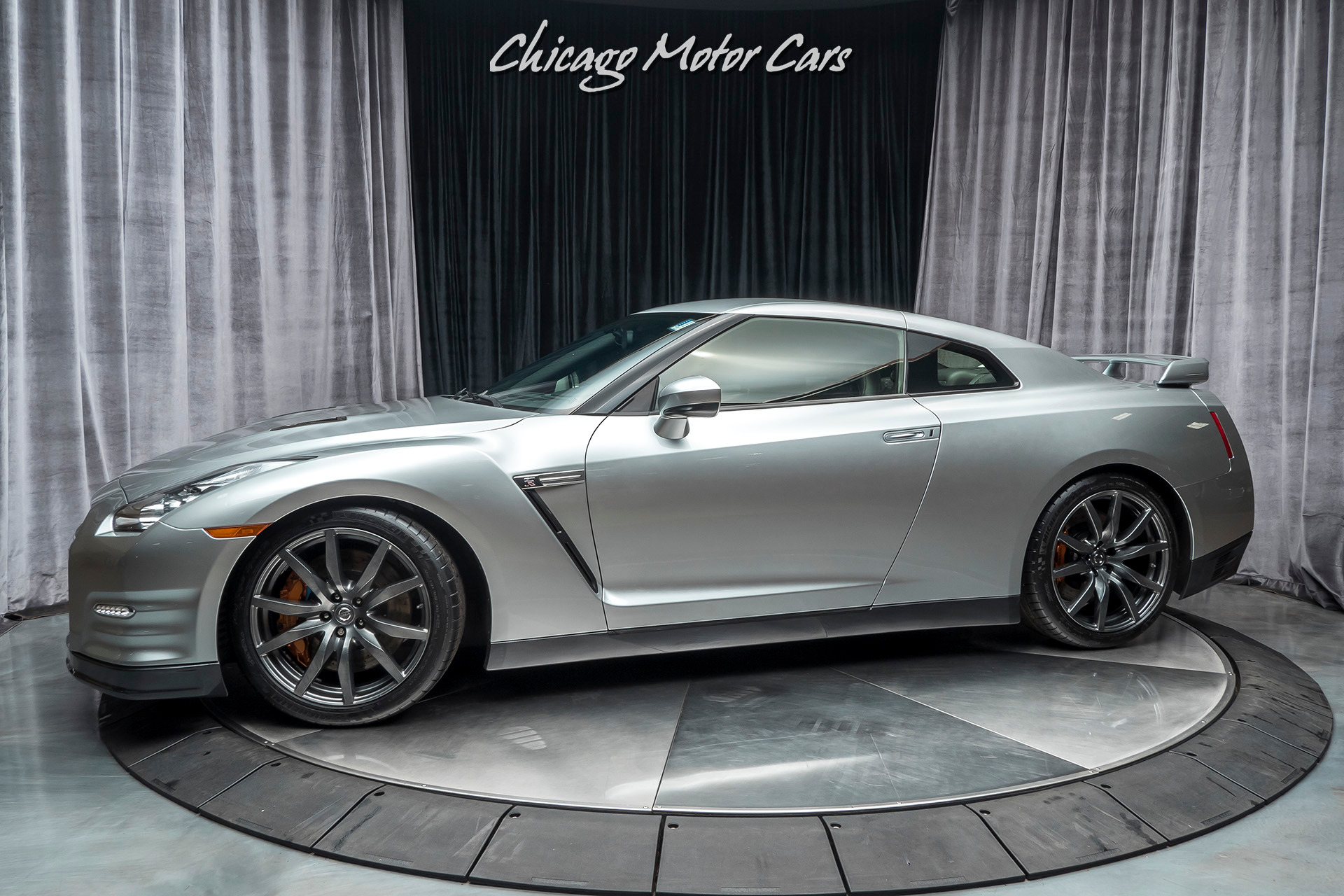 Used 14 Nissan Gt R Premium Coupe Serviced Aftermarket Exhaust For Sale Special Pricing Chicago Motor Cars Stock a