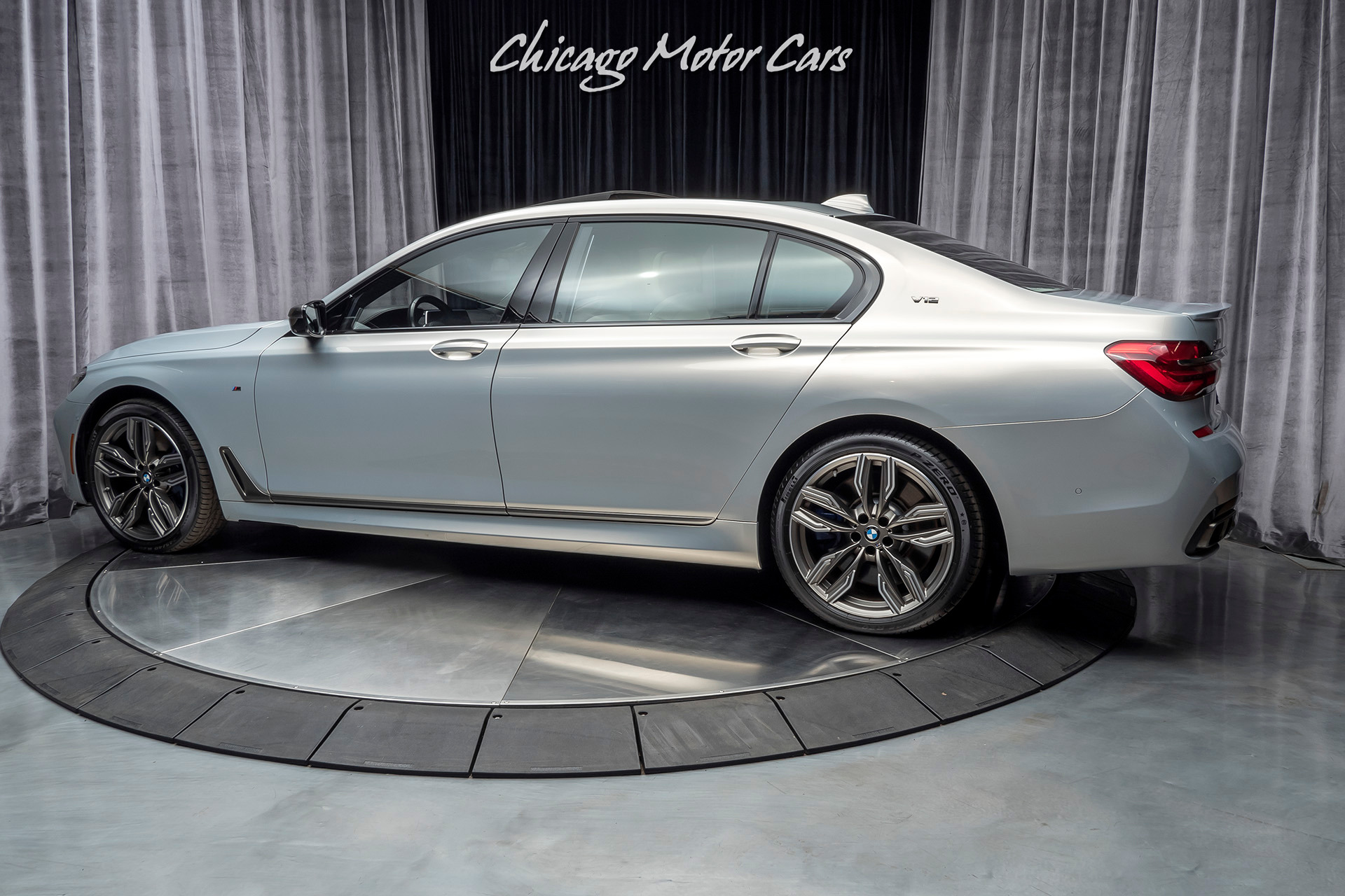 Used-2018-BMW-M760i-xDrive-Sedan-ORIGINAL-MSRP-175K-600HP-V12-WORLD-CLASS-LUXURY-SEDAN