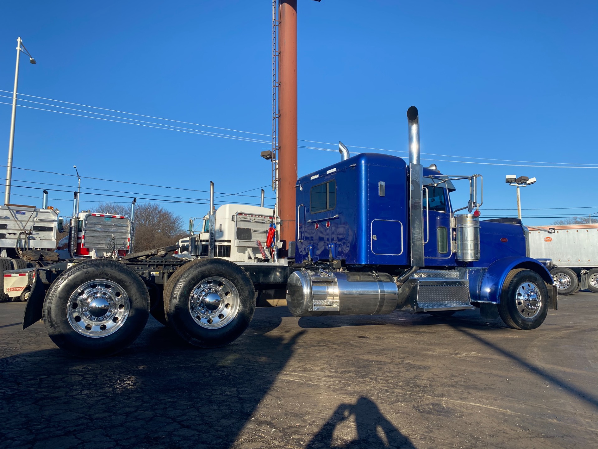 Used-2014-Peterbilt-389