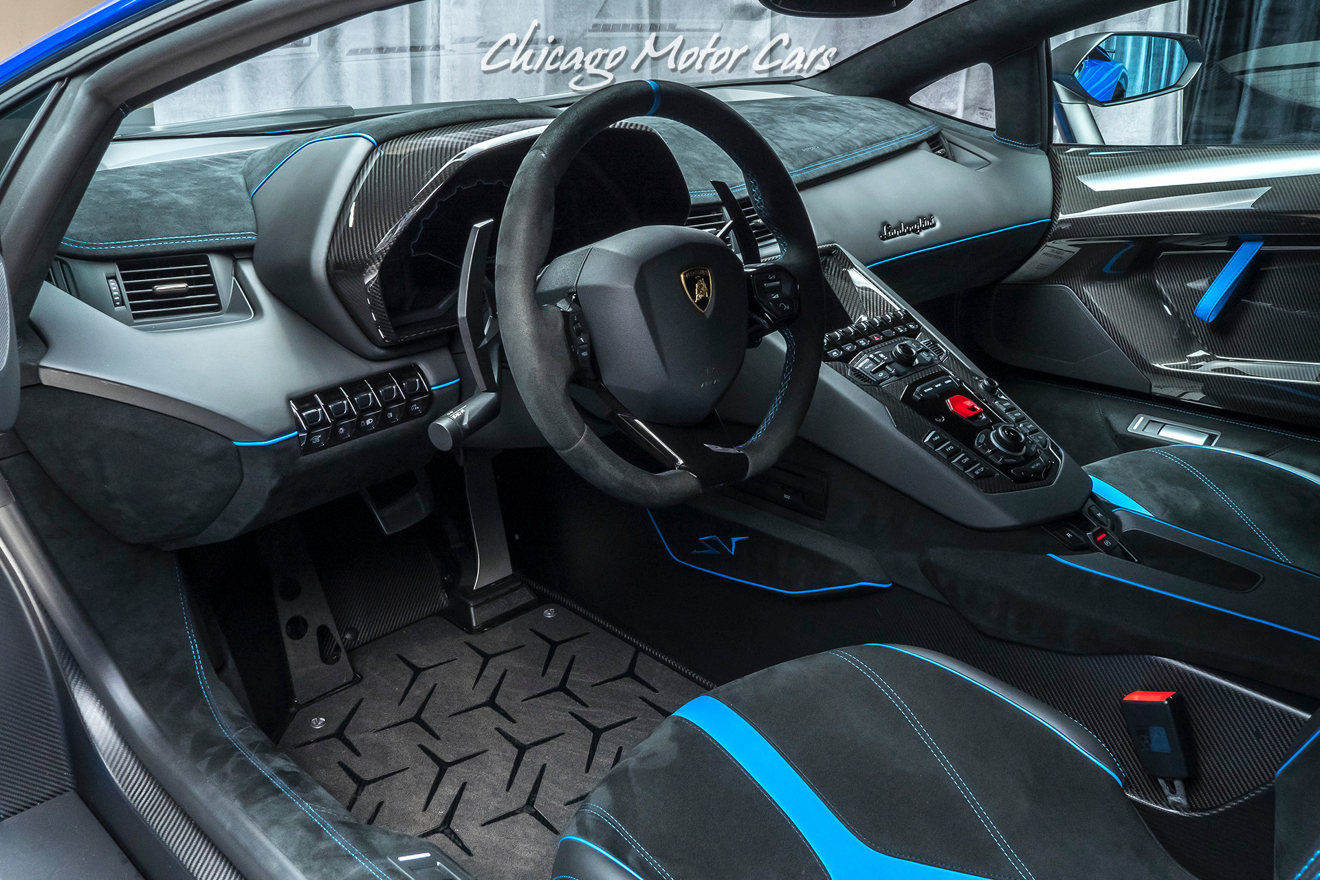 Used-2016-Lamborghini-Aventador-LP825-4-SV-Coupe-RARE-FACTORY-POWER-PACKAGE---RACING-EXHAUST