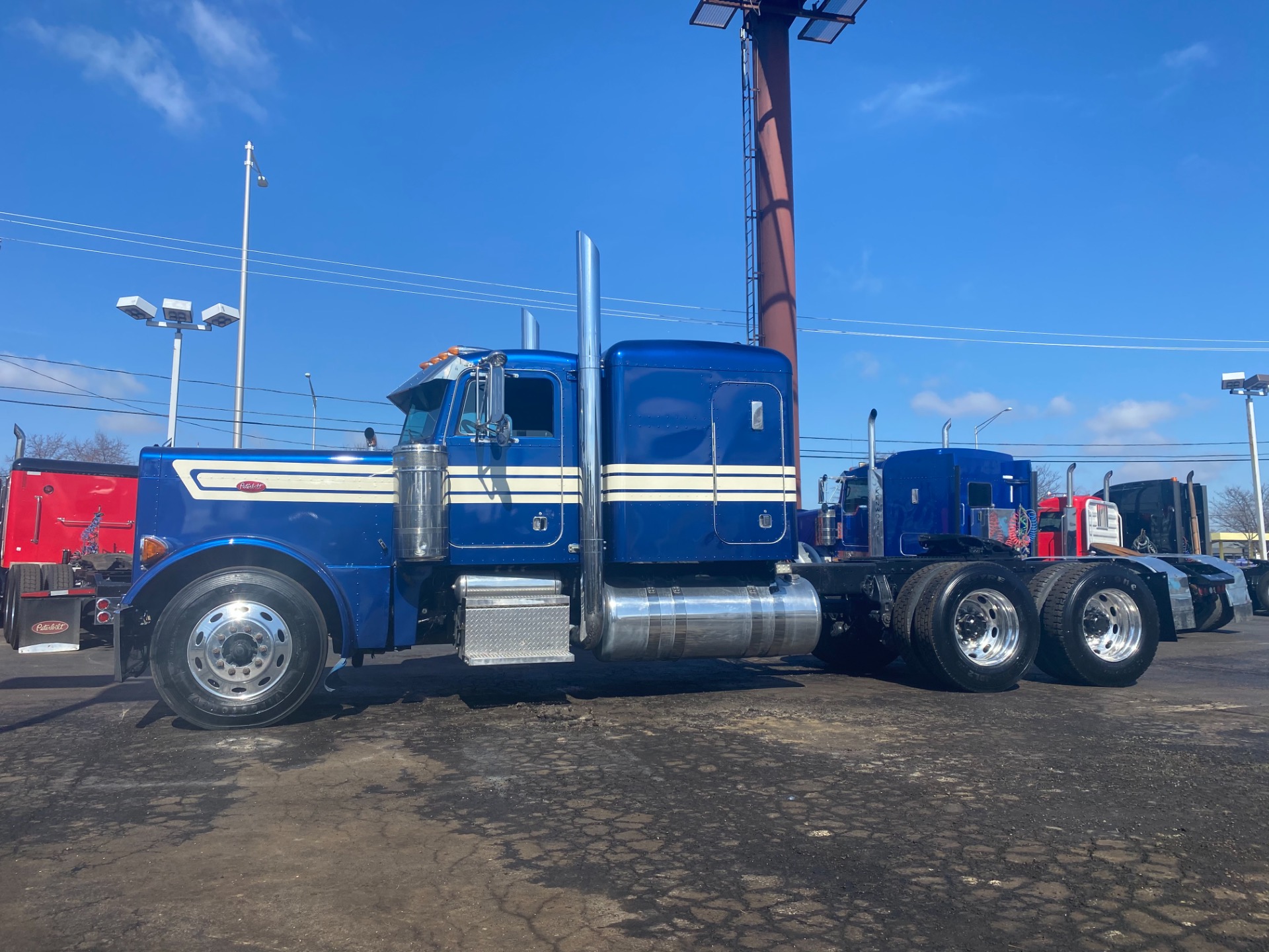 Used 2004 Peterbilt 379 Sleeper Cat C15 - 550 Horsepower - 13 Speed 