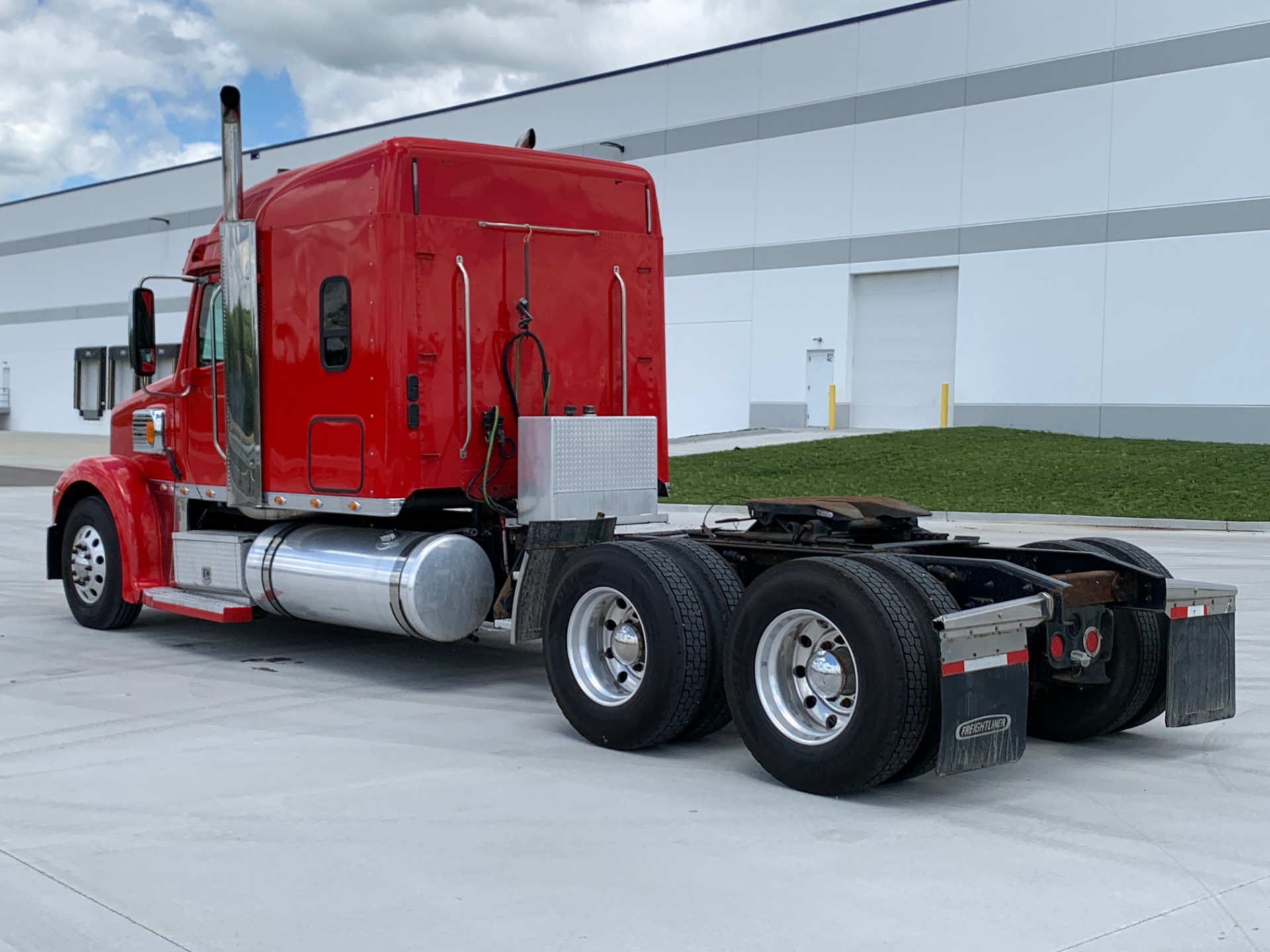 Used-2014-FREIGHTLINER-CORONADO-132-SLEEPER-GLIDER-Detroit-60---475hp---13-Speed