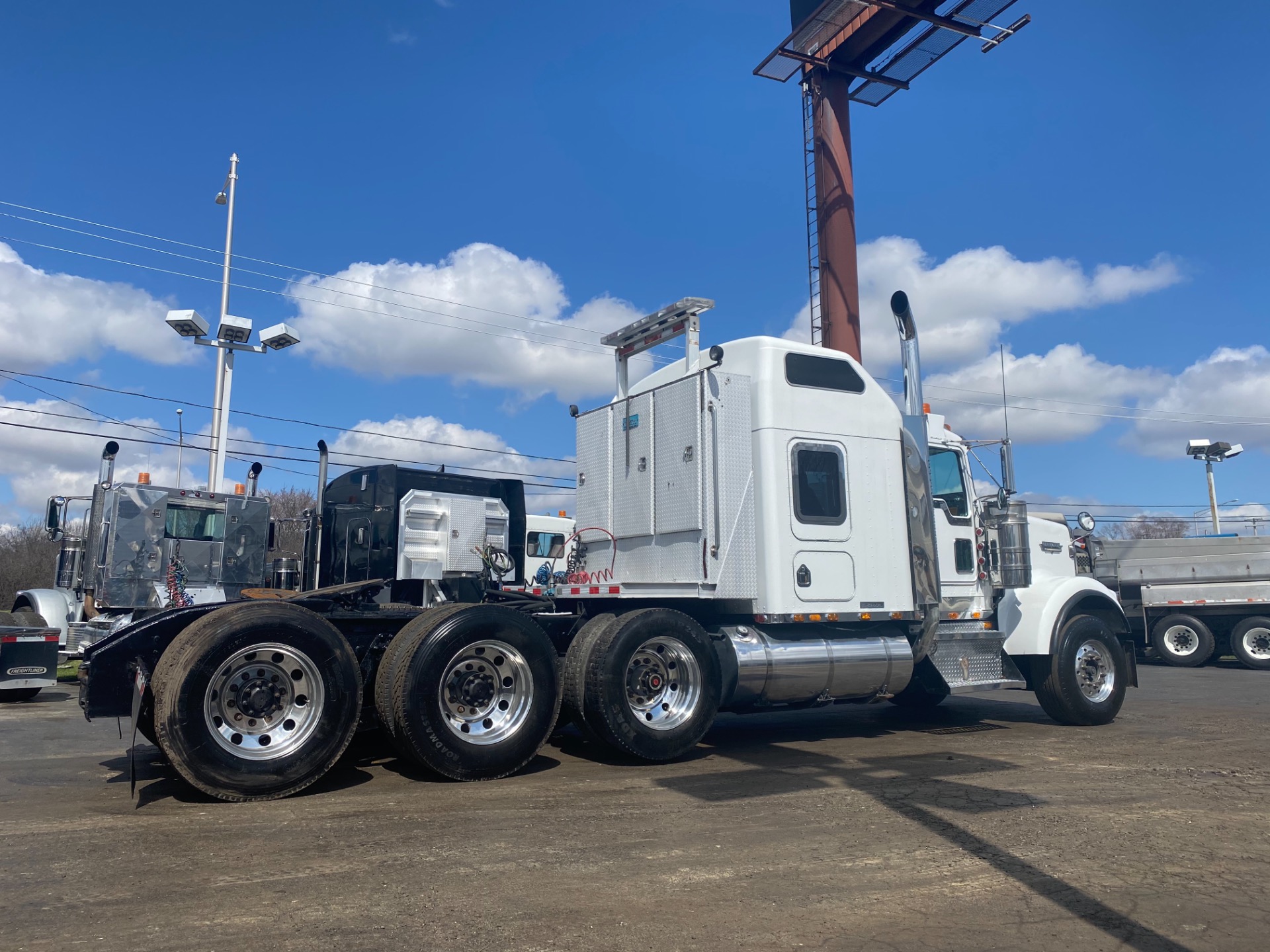 Used 2000 Kenworth W900 For Sale ($55,800) 