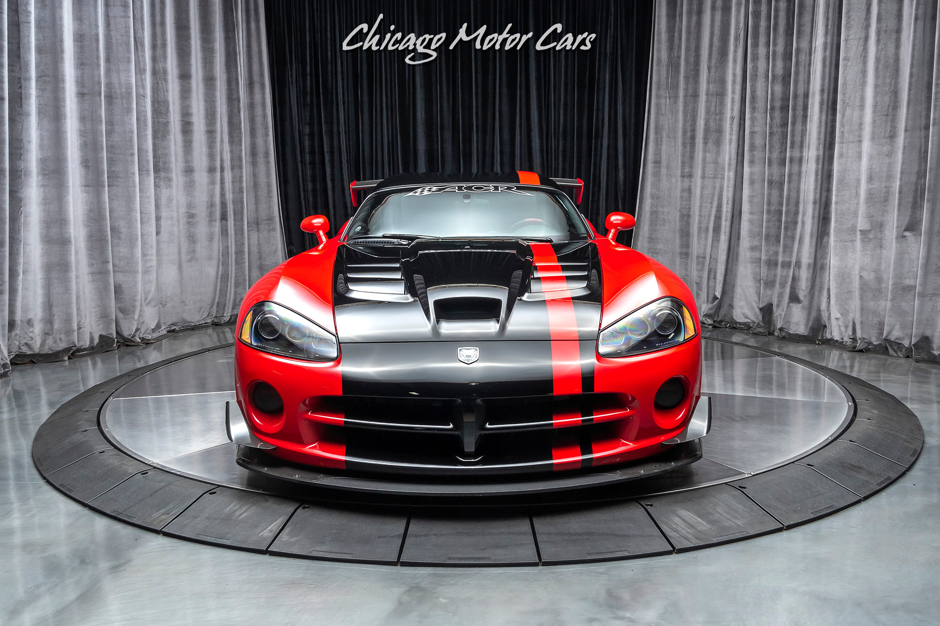 Dodge Viper v8 черная