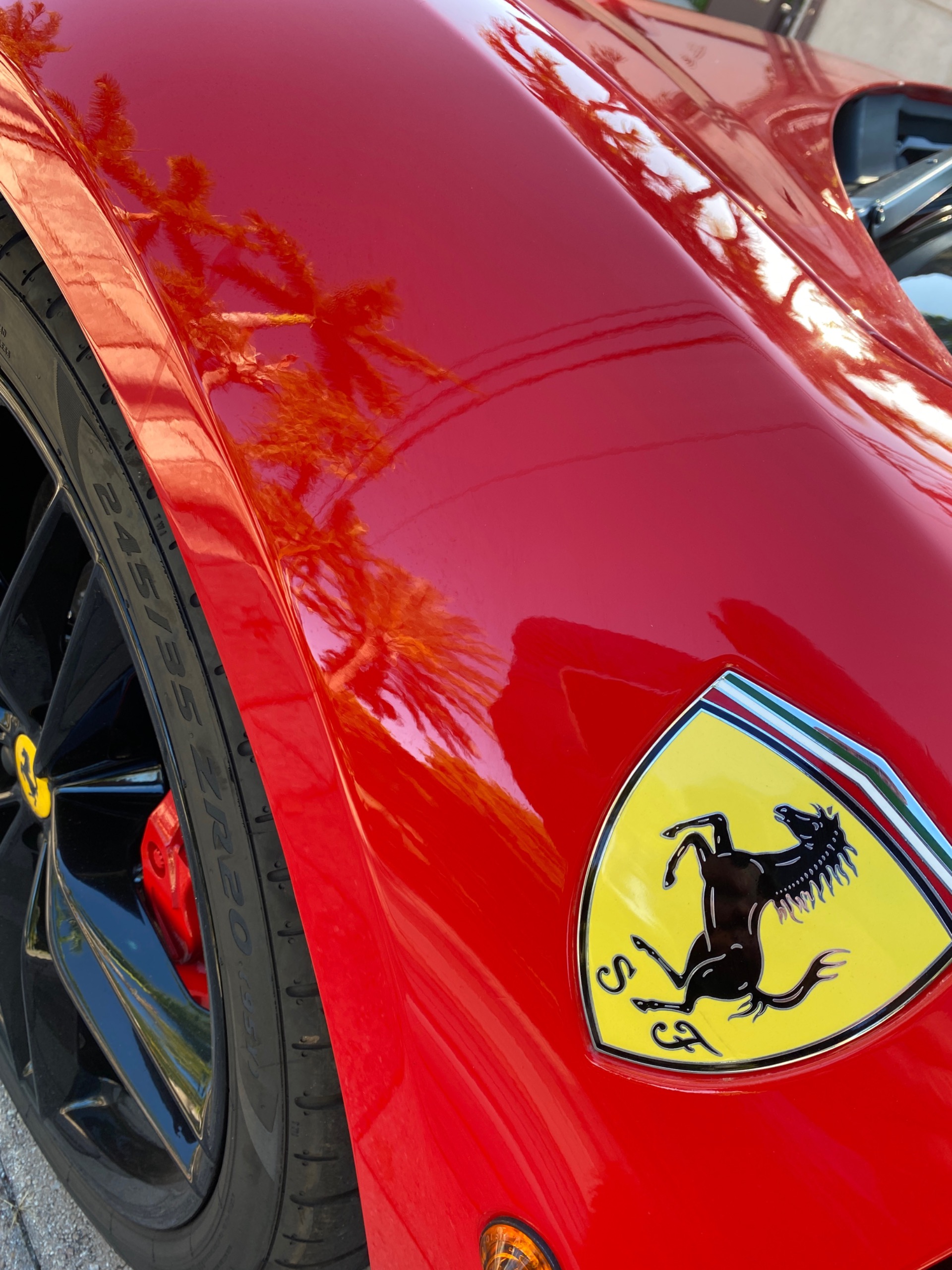Used-2017-Ferrari-488-GTB-Coupe-LOADED-CARBON-FIBER-RACING-PACKAGE-CARBON-FIBER-RACING-SEATS