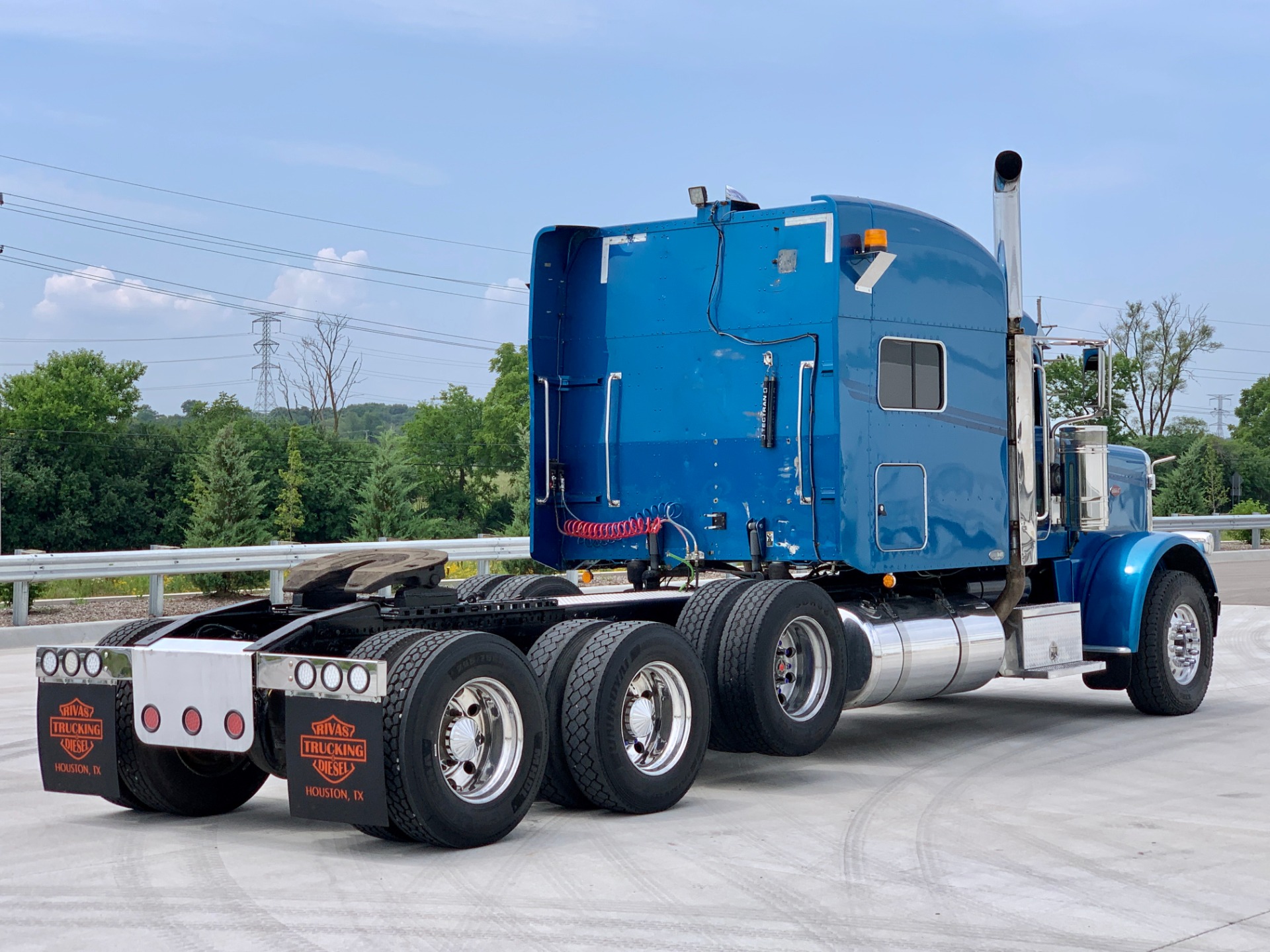 Used-2008-Peterbilt-388-Tri-Axle-Sleeper---Cummins-ISX---625-Horsepower---13-Speed