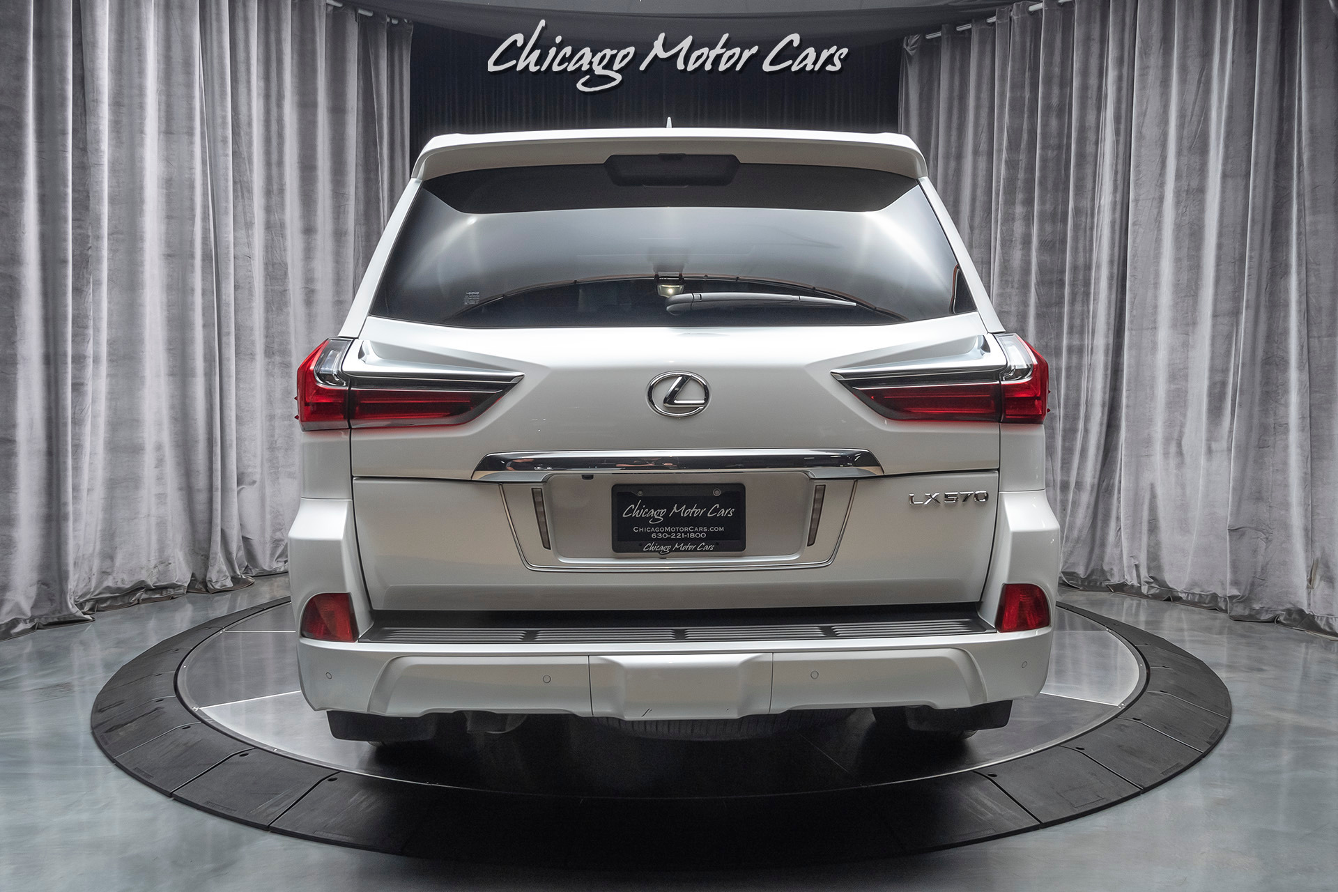 Used-2019-Lexus-LX570-Three-Row-SUV-LUXURY-PACKAGE-MARK-LEVINSON-AUDIO-11K-MILES