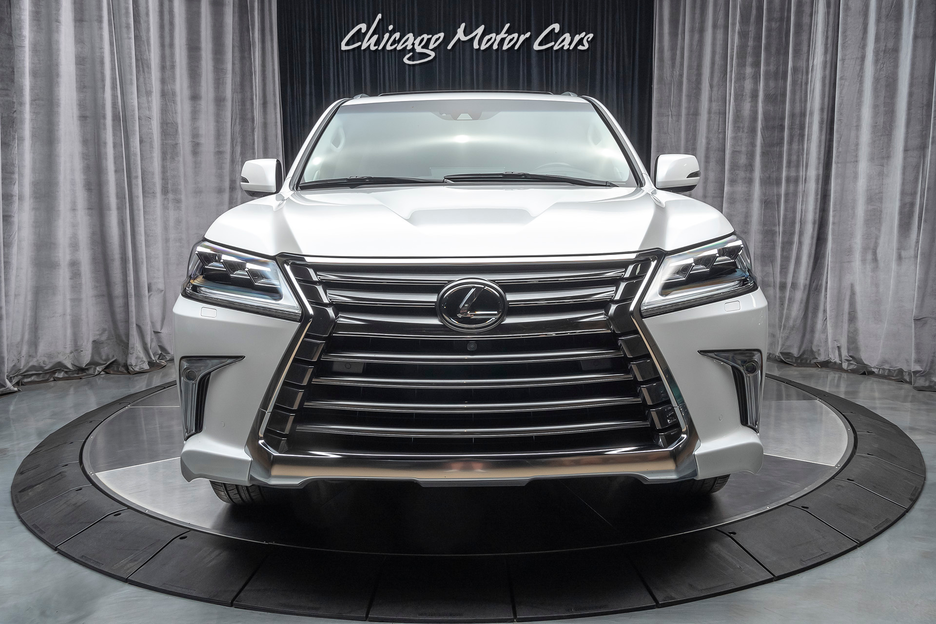 Used-2019-Lexus-LX570-Three-Row-SUV-LUXURY-PACKAGE-MARK-LEVINSON-AUDIO-11K-MILES