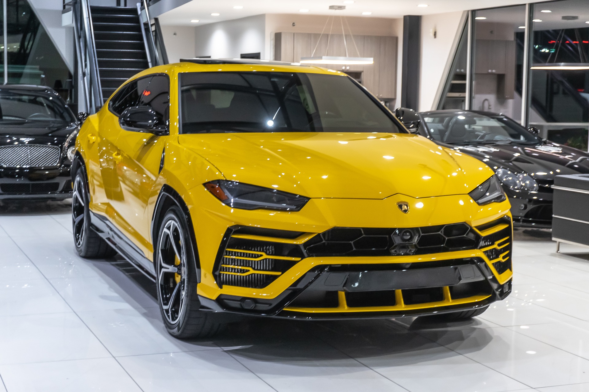 Used-2019-Lamborghini-Urus-SUV-FULL-ADAS-PACKAGE--CUSTOM-EXHAUST