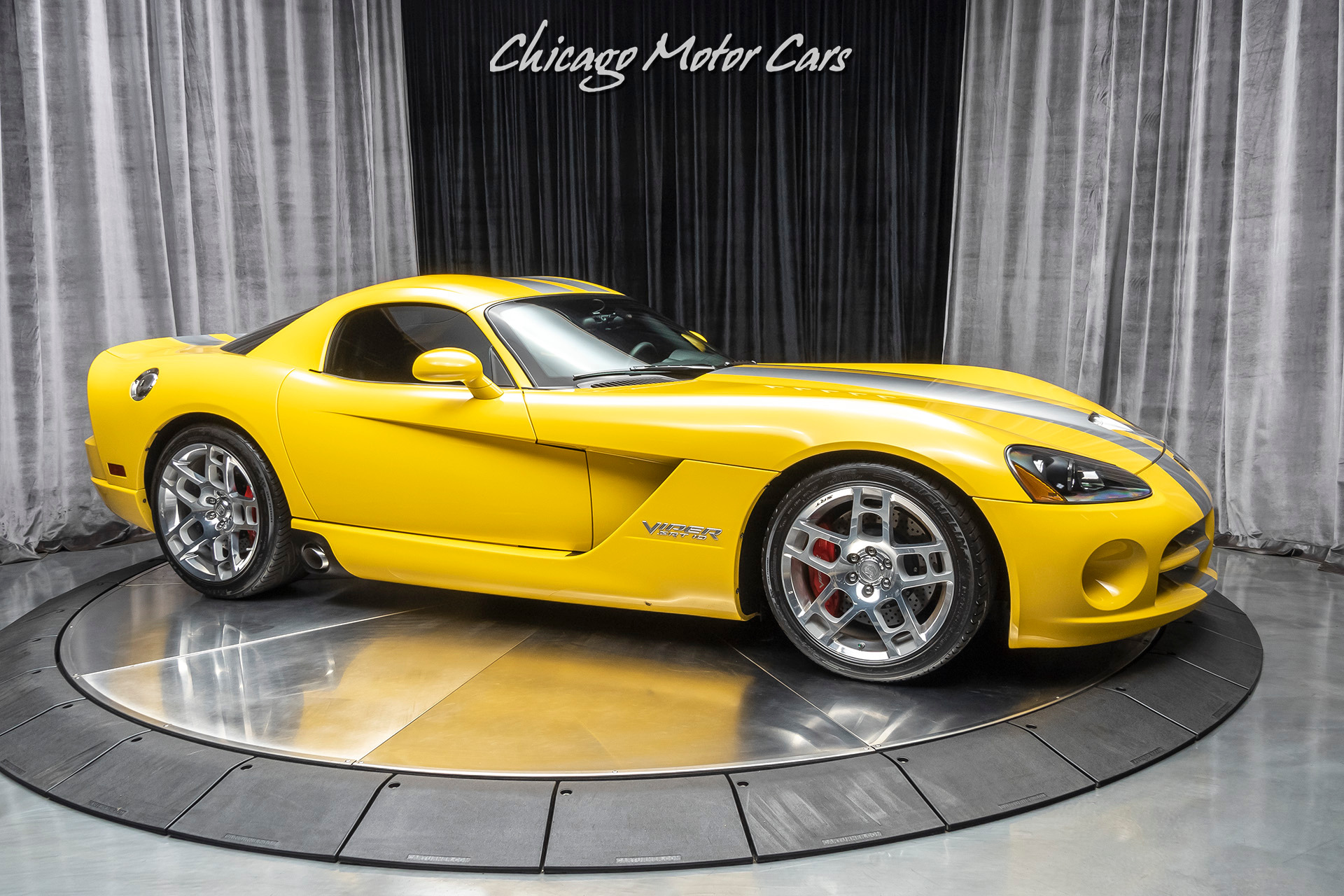 Used-2006-Dodge-Viper-SRT-10-1-of-2-YellowSilver-Stripe-Viper-Produced-Upgrades