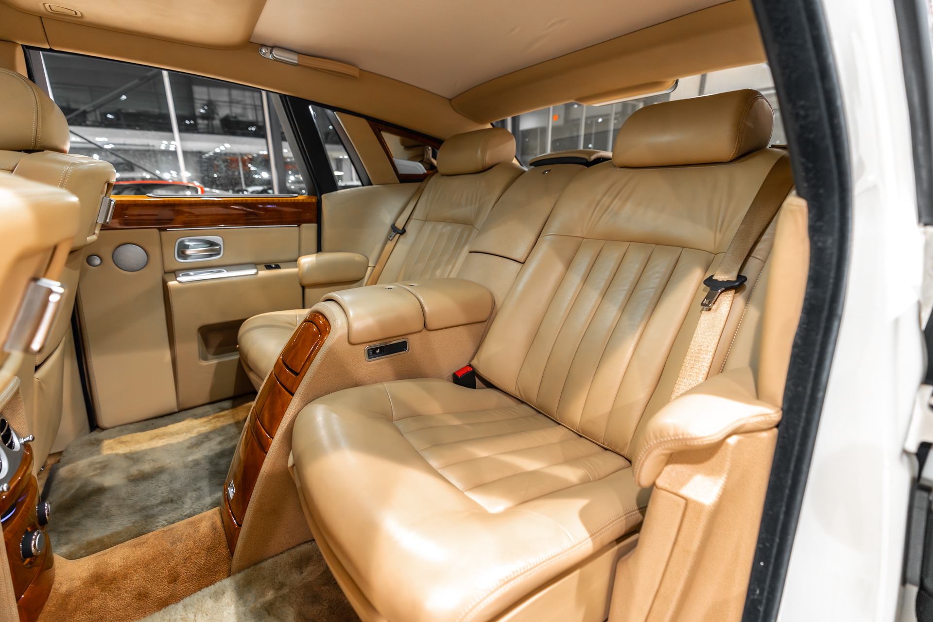 Used-2004-Rolls-Royce-Phantom-Sedan-GORGEOUS-Spec-LOW-Miles-Theater-Config-Indiv-Seats-MSRP-340K