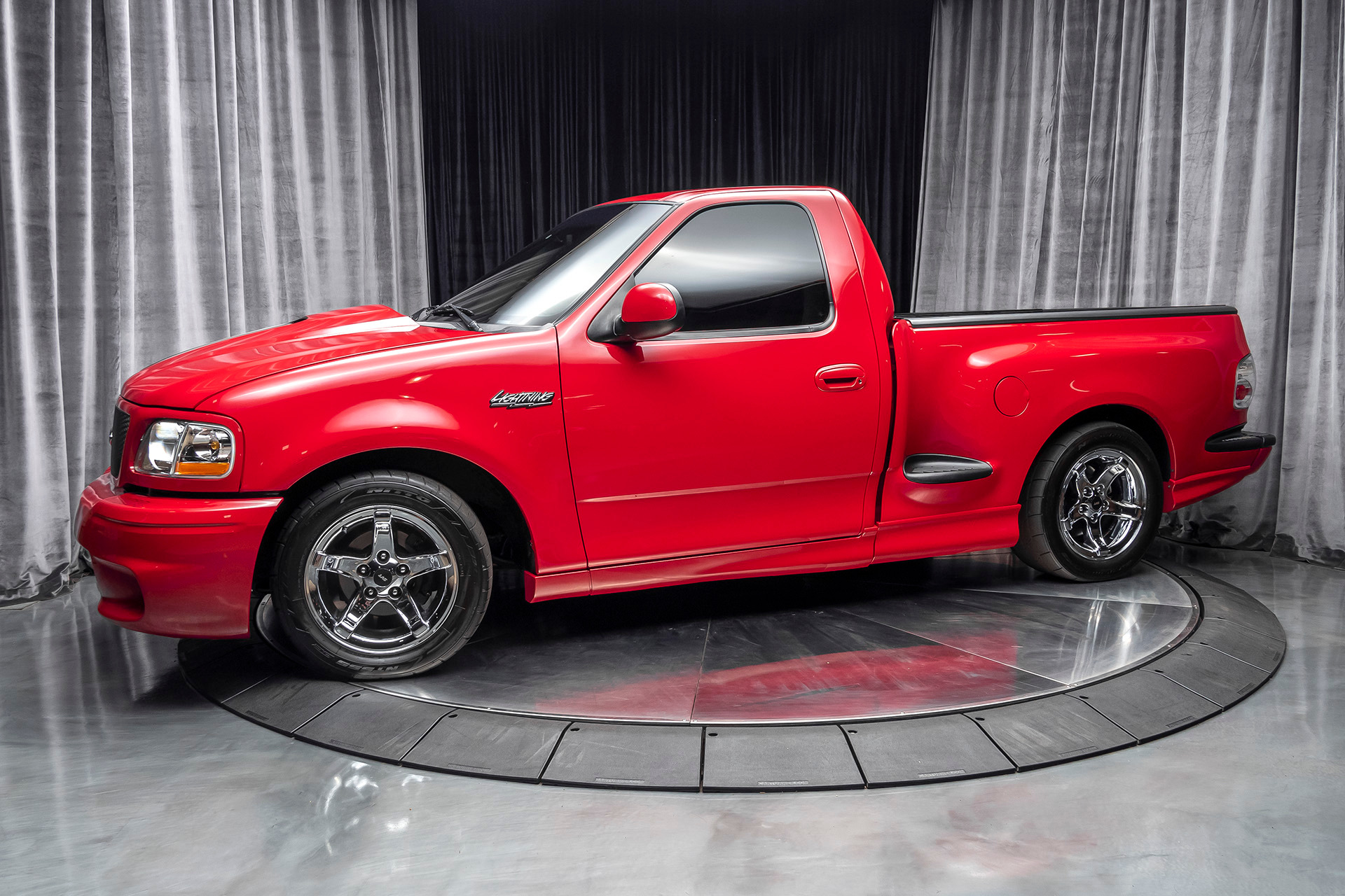 ford f 150 lightning debut