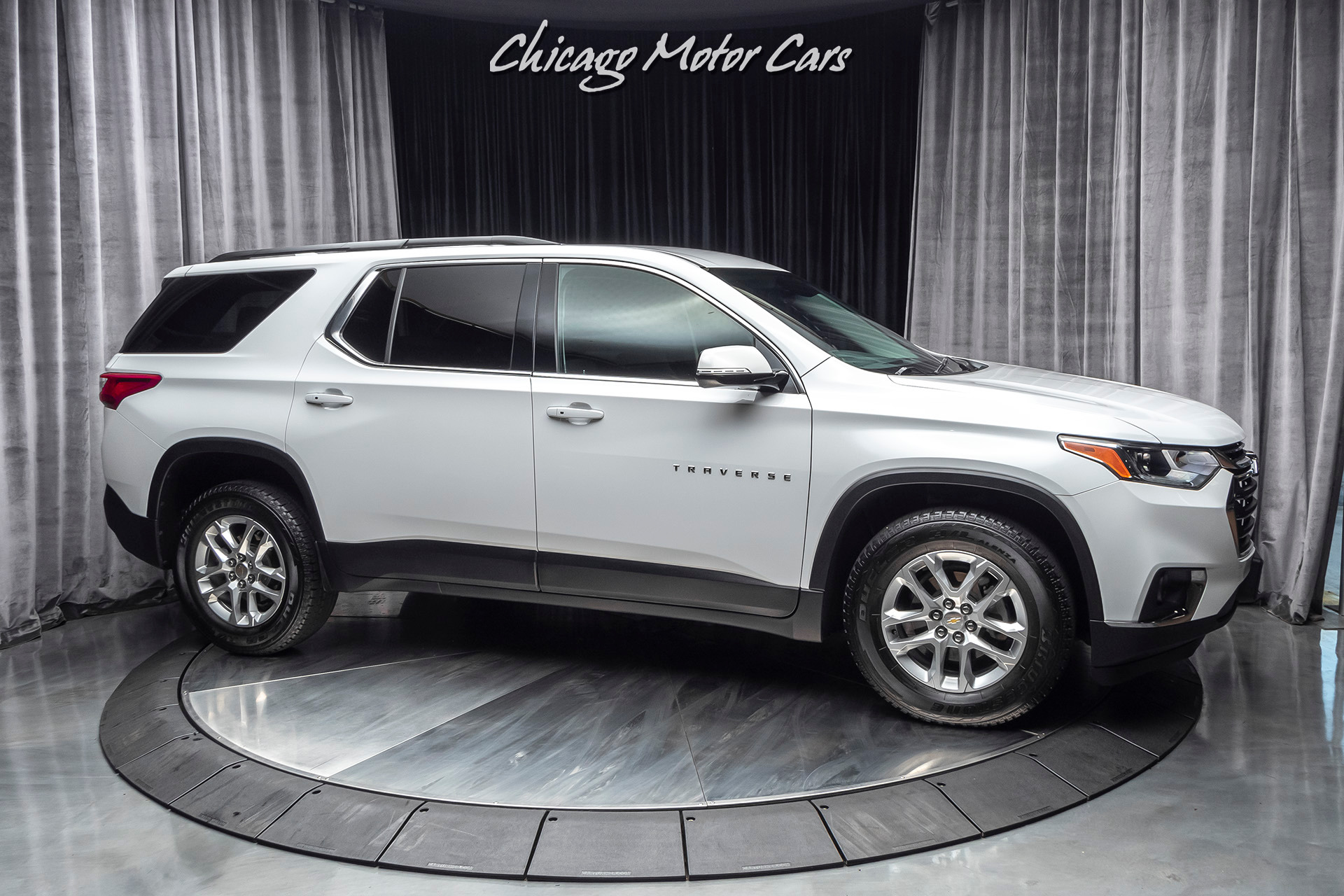 Used-2019-Chevrolet-Traverse-AWD-1LT-SUV-WELL-EQUIPPED-EXCELLENT-DAILY-DRIVER