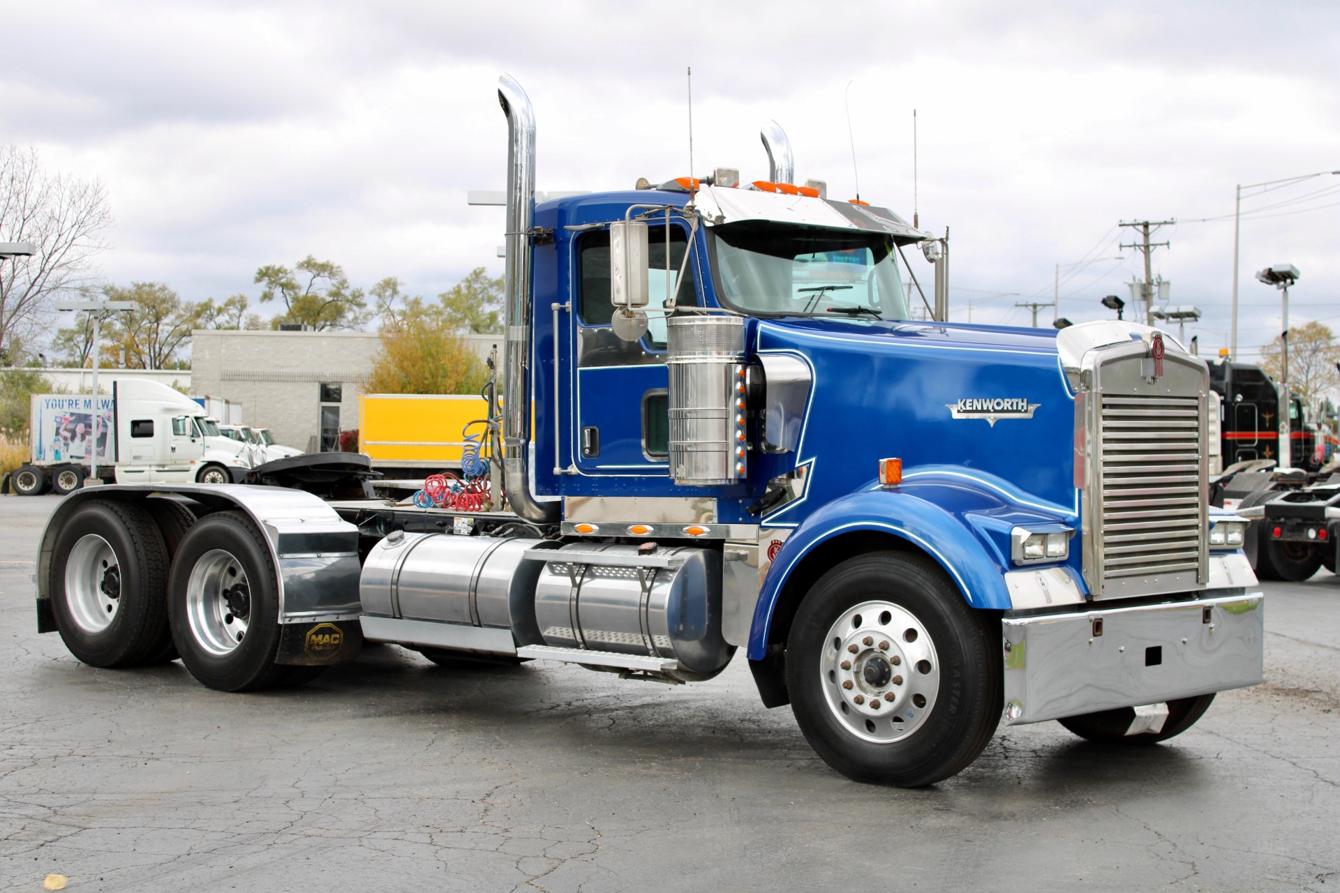 Used 2007 Kenworth W900 Day Cab - Cummins Turbo-Diesel - 18 Speed For