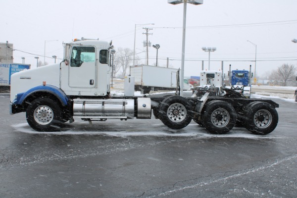 Used-2013-Kenworth-T800-Tri-Axle-Day-Cab---Cummins-ISX---450-Horsepower