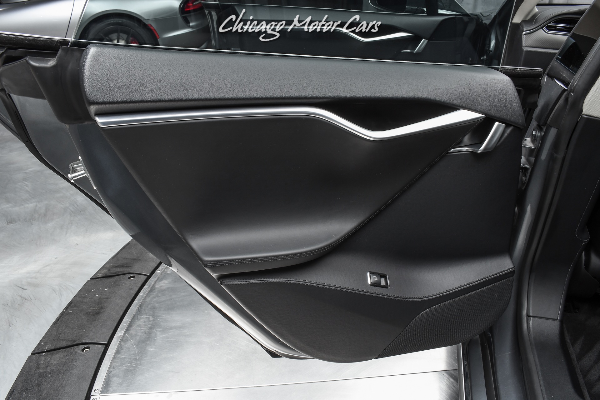 Used-2013-Tesla-Model-S-Performance-Carbon-Fiber-Panoramic-Roof