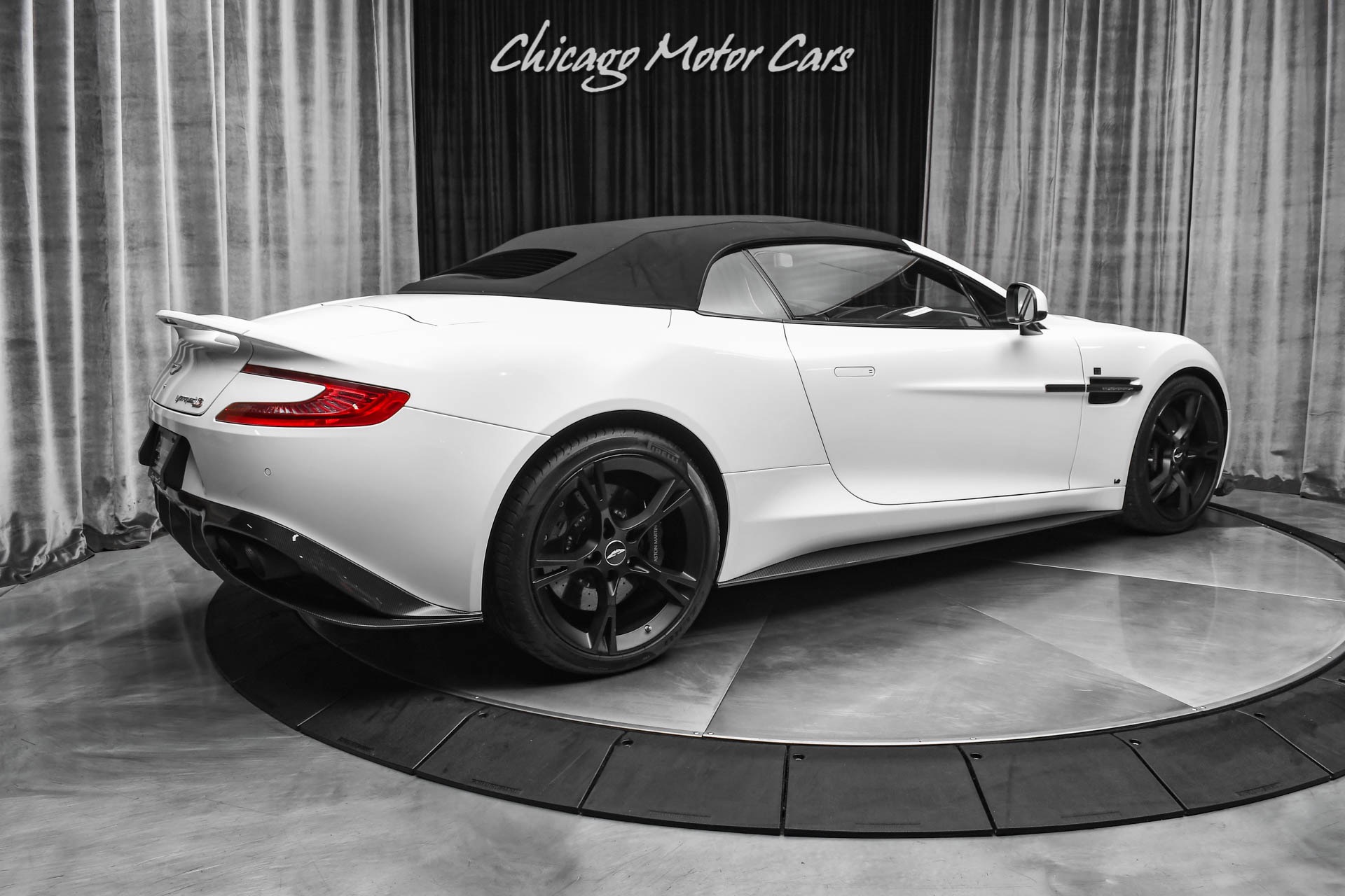 Used-2018-Aston-Martin-Vanquish-S-Volante-349k-MSRP-Loaded-with-Carbon-Fiber-Only-6400-Miles