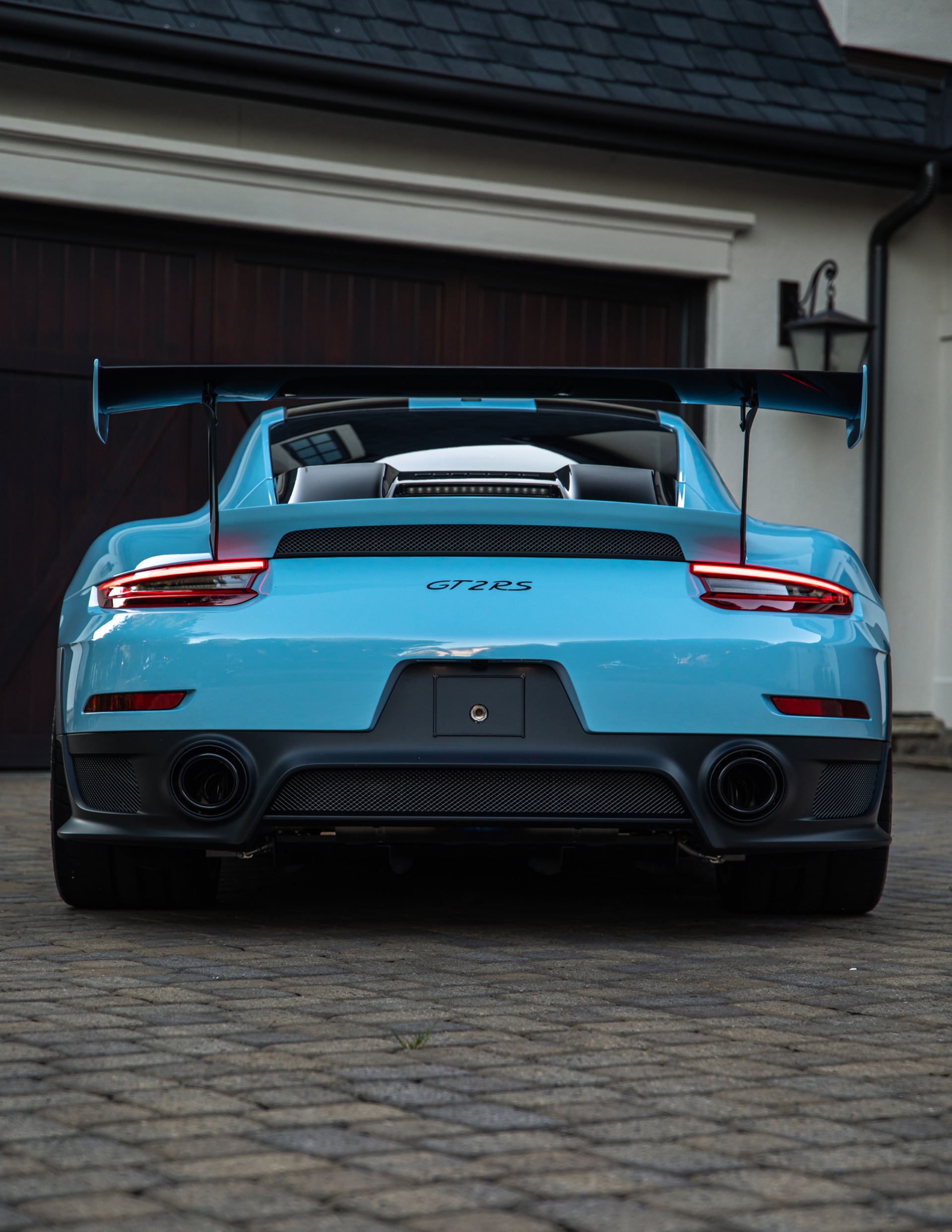 Used-2018-Porsche-911-GT2-RS-Weissach-Package-PTS-GULF-BLUE-Only-991-Miles-Collector-Quality