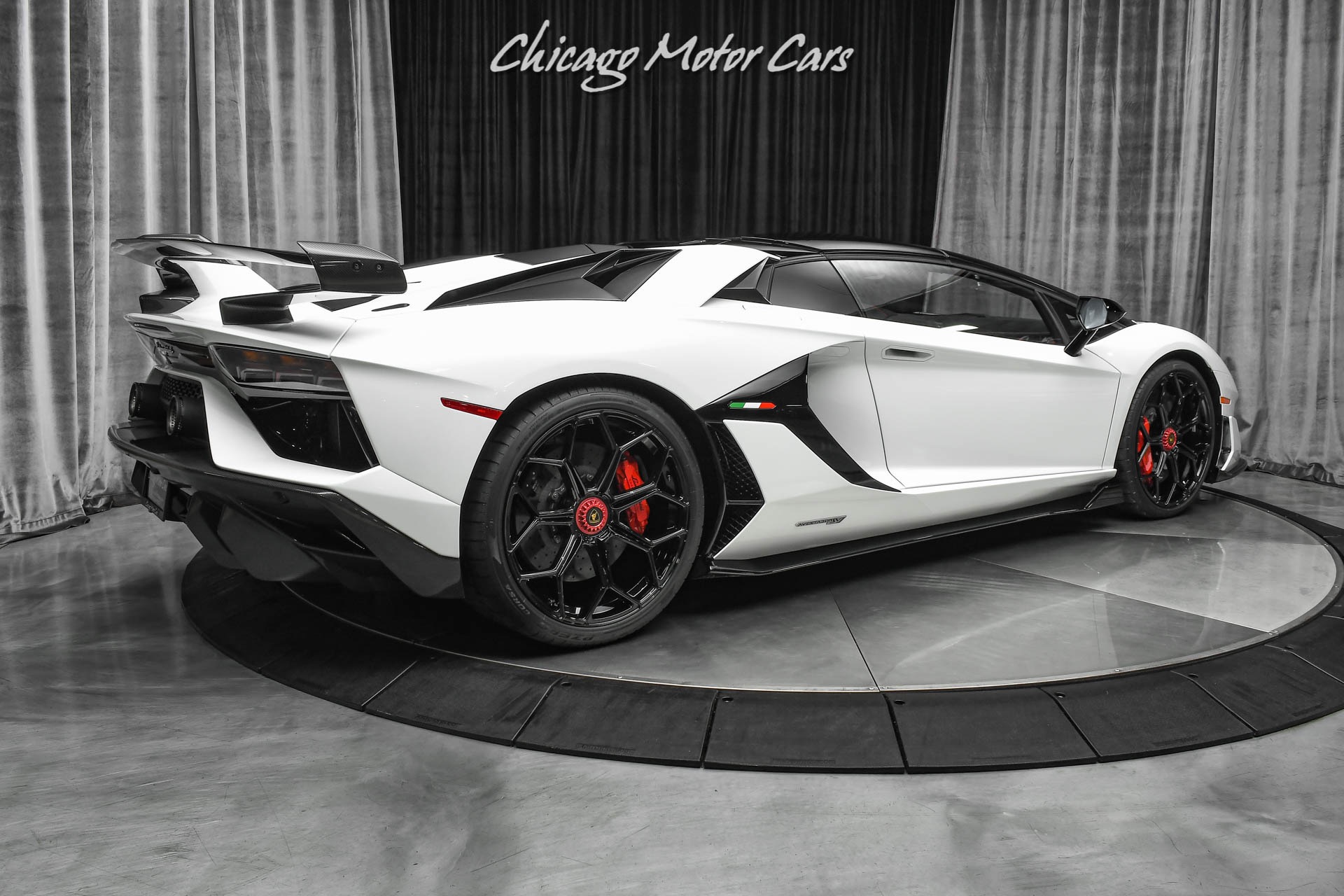 Used-2021-Lamborghini-Aventador-SVJ-Roadster-RARE-AD-PERSONAM-INTERIOR---EXTERIOR-ONLY-1500-MILES-LOADED